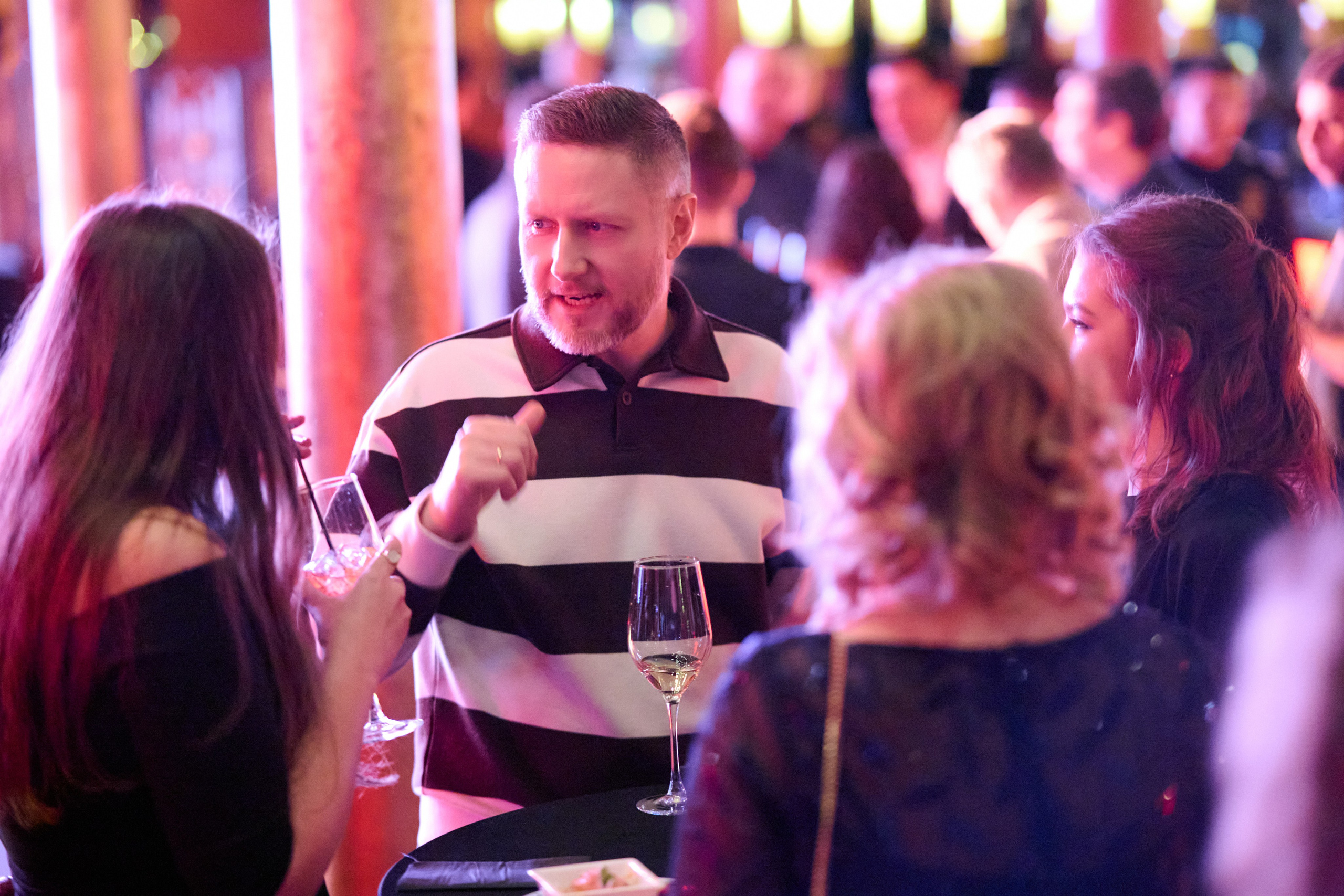 Репортажная съёмка корпоратива и концерта Елки в Петербурге и Москве