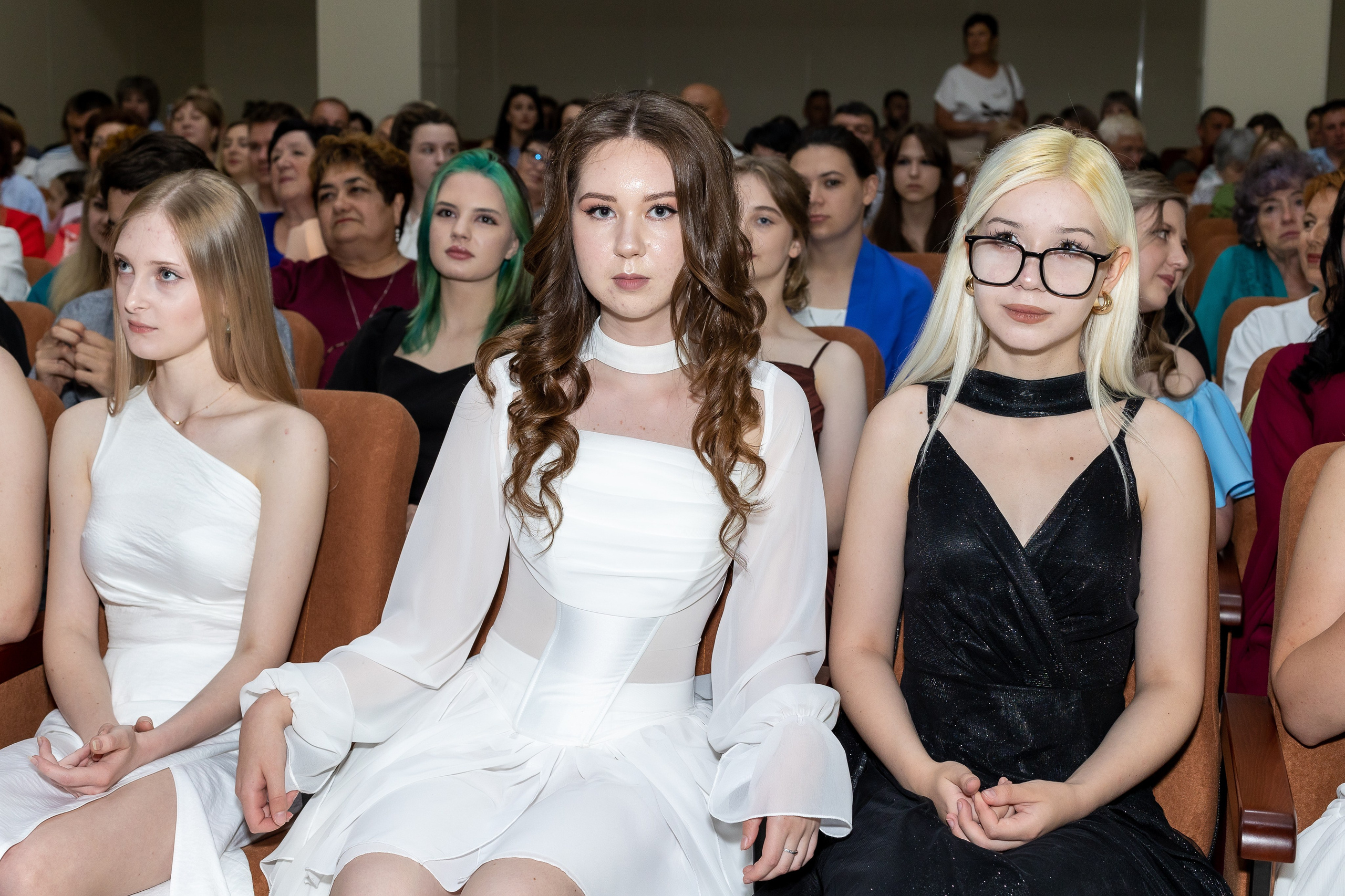 Вручение аттестата 2025. Выпускные альбомы Майкоп, Краснодар Елена Золотарева