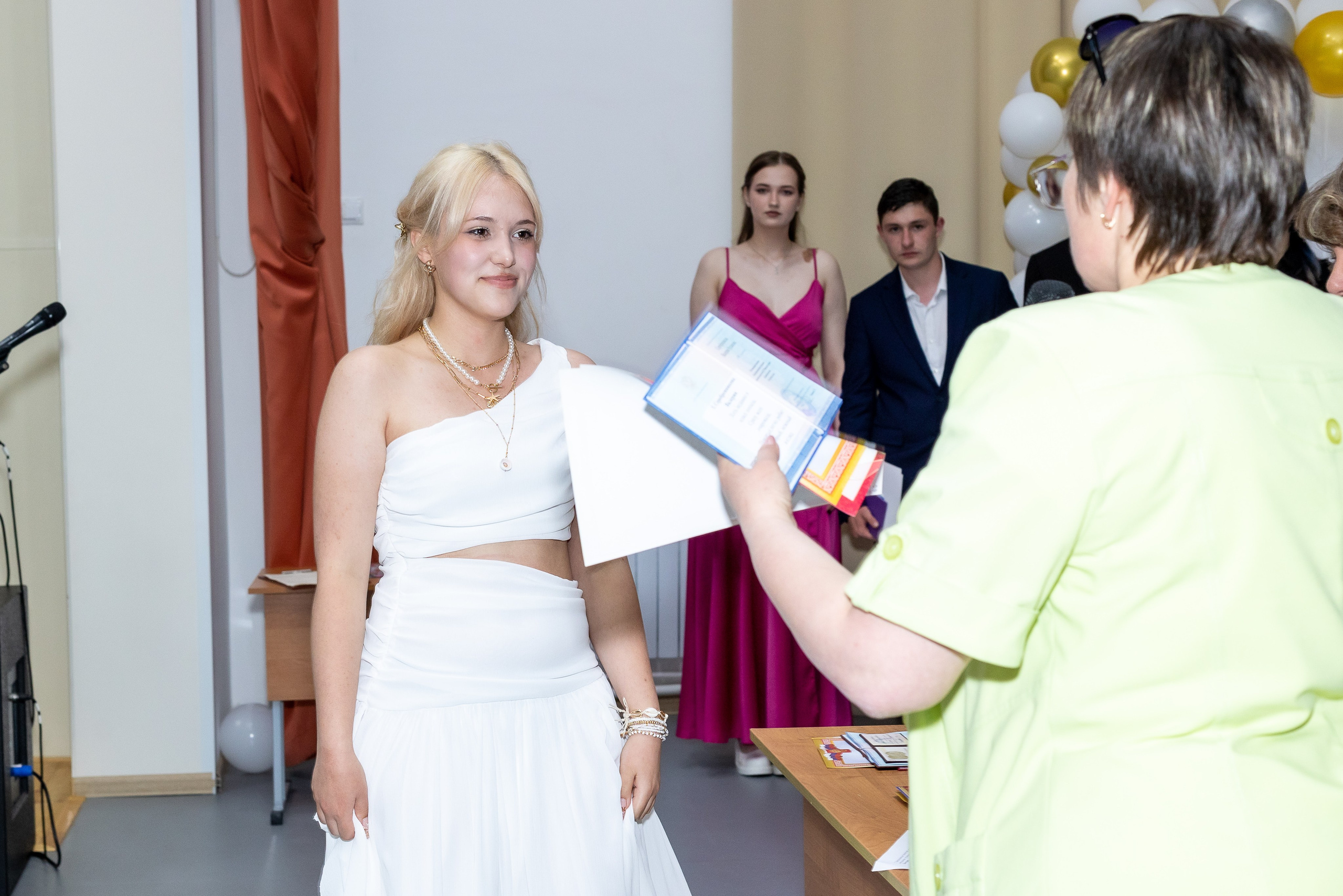 Вручение аттестата 2025. Выпускные альбомы Майкоп, Краснодар Елена Золотарева