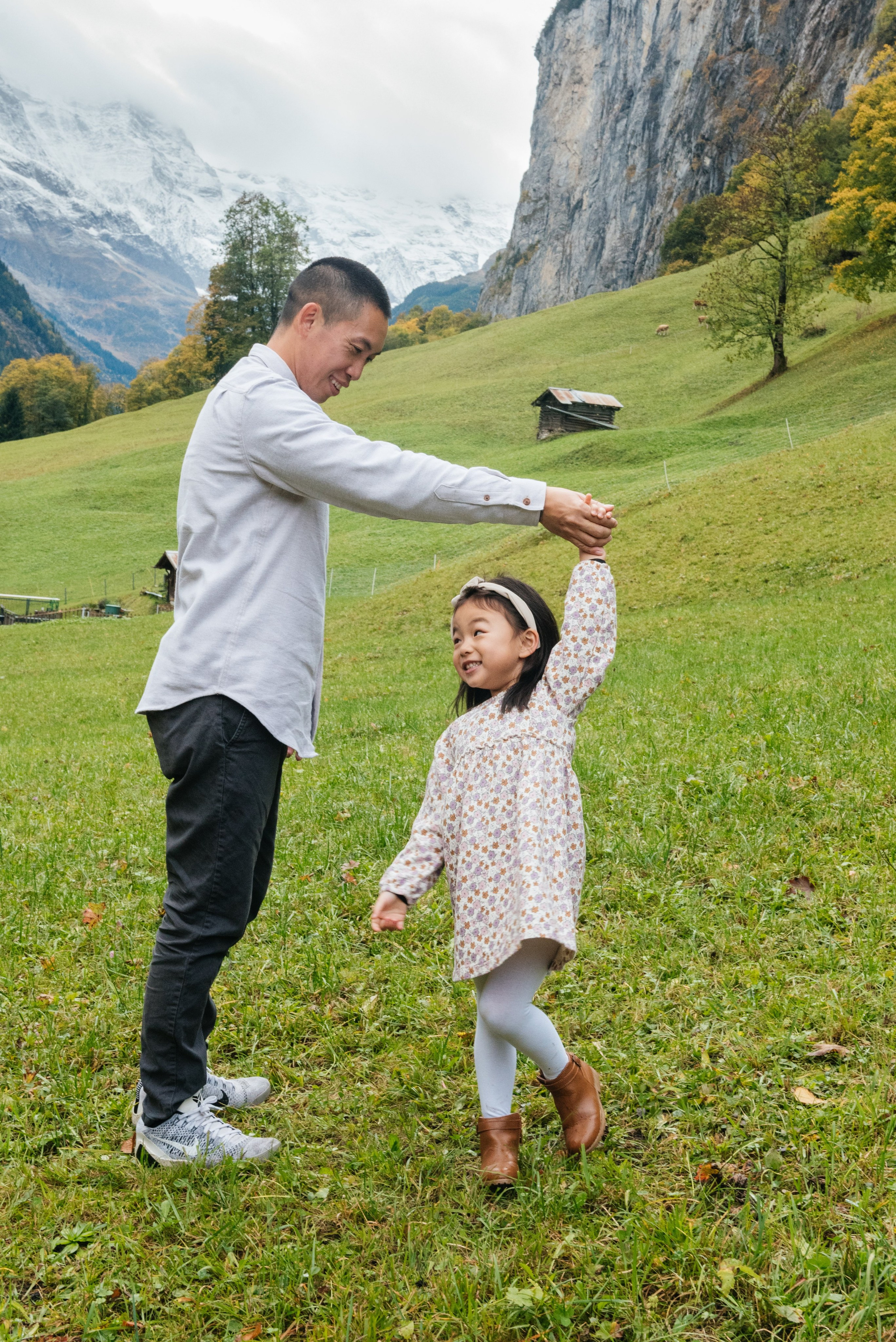 Tien, Kenny, Emily and Austin (Lauterbrunnen). Photographer in Interlaken area