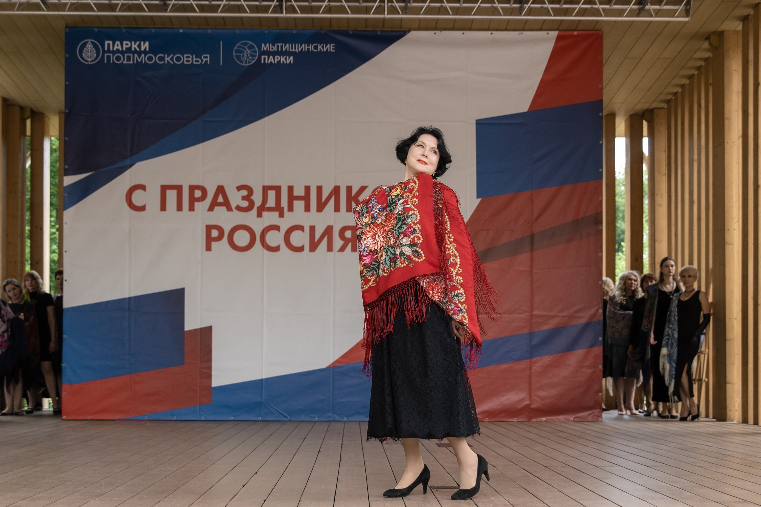 Показ в честь Дня России. Коллекционер и искусствовед Олеся Ястребова