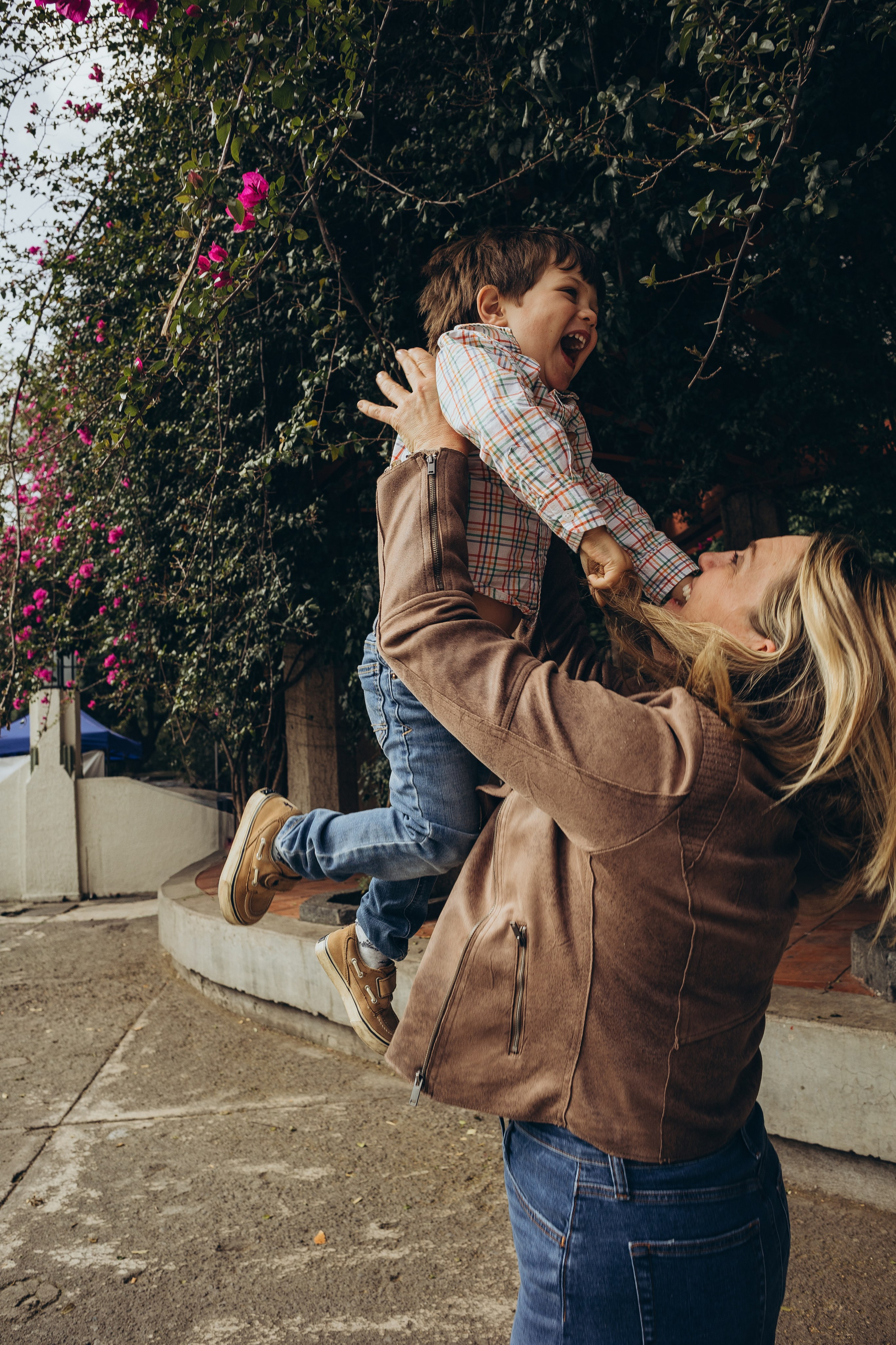 Sesión de fotos de mama e hijo en el Parque México, Condesa, Ciudad de México. Ирина Крохалева. Семейный фотограф в Екатеринбурге