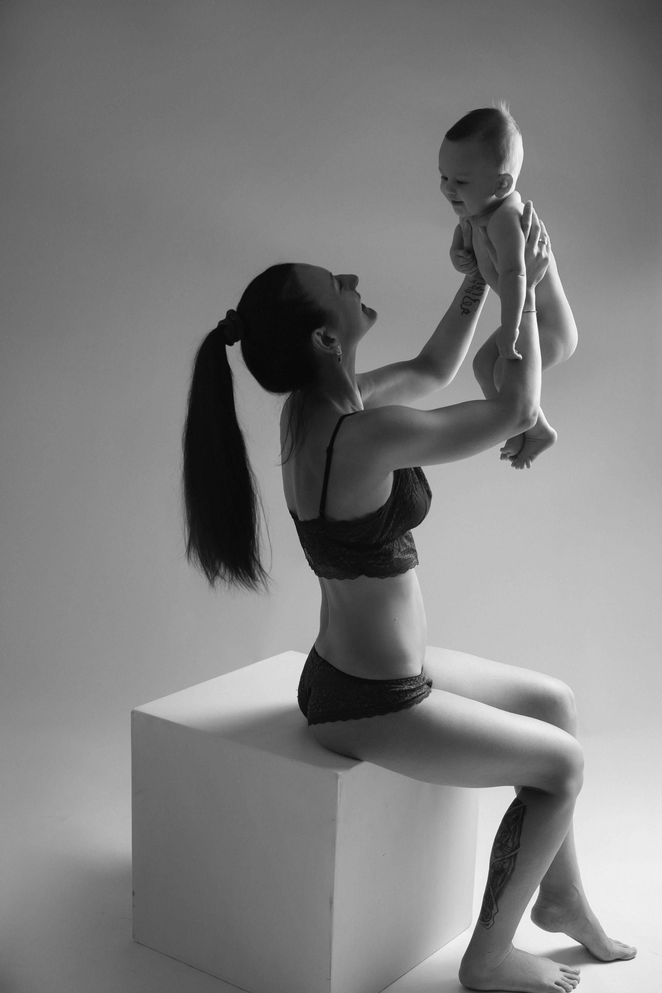 Единение (Малыш и Мама). Фотограф Новорожденных во Владивостоке Ольга Галаницкая