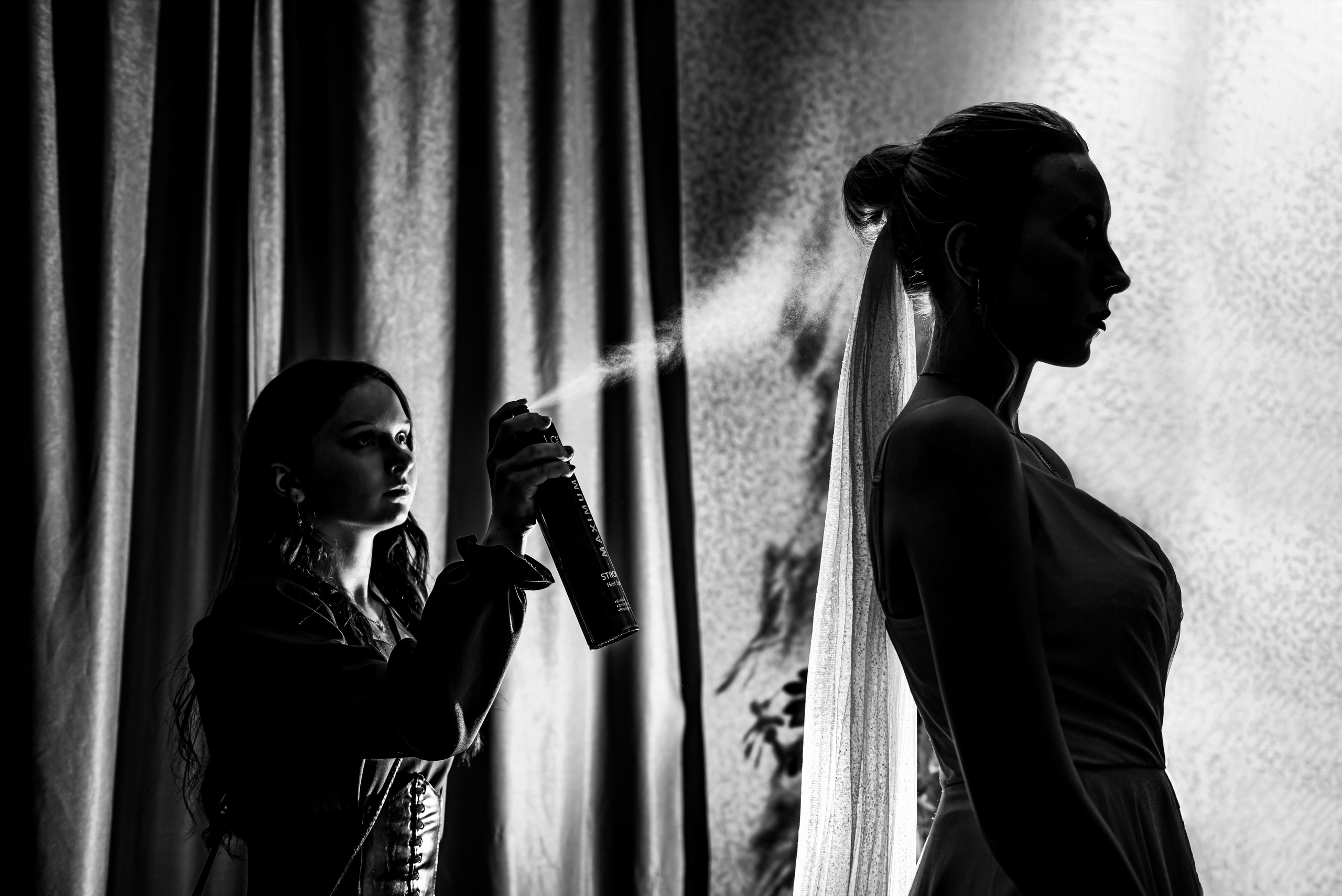 Свадебная фотосессия в музыкальном театре в г. Кемерово