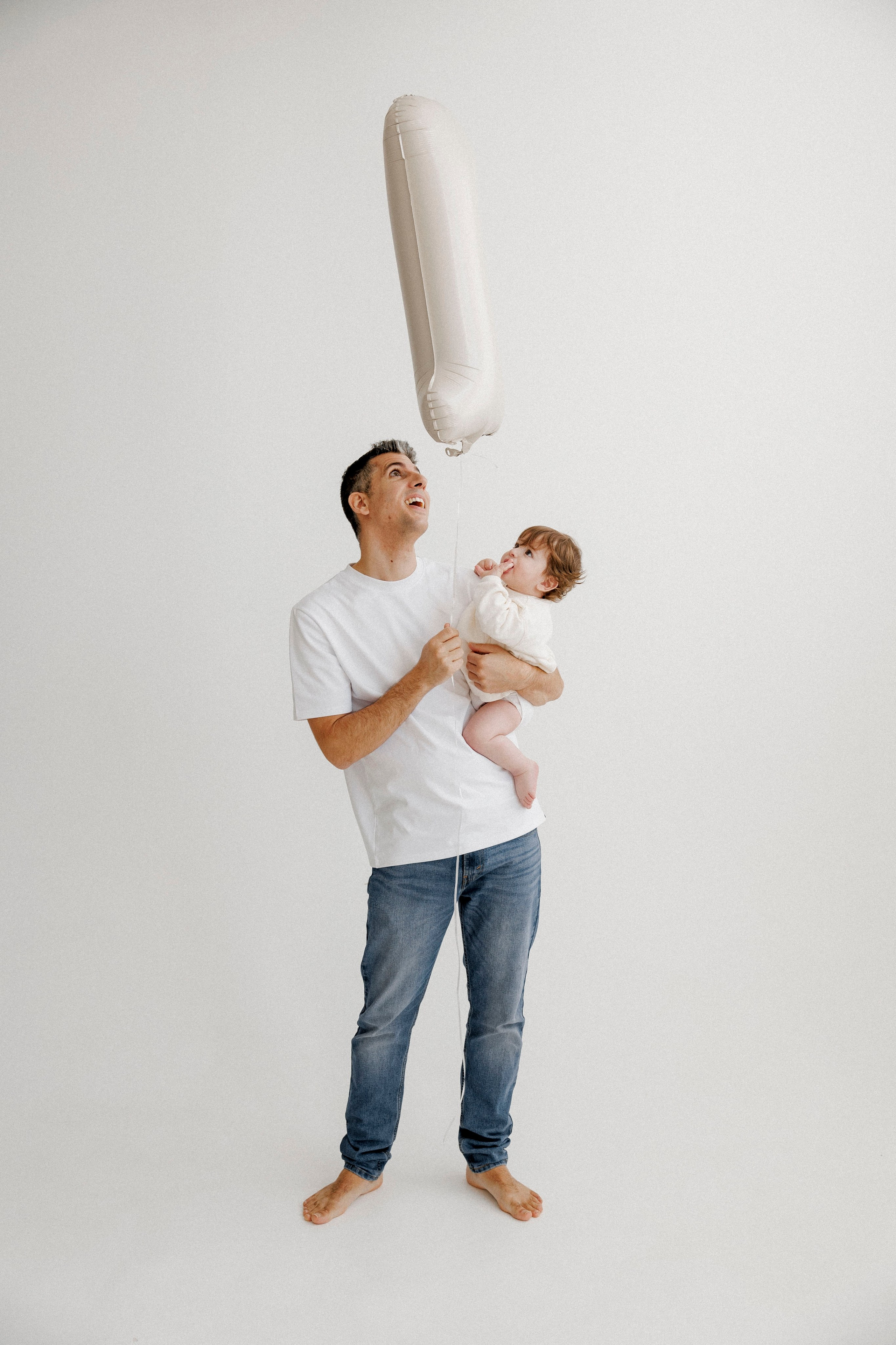 One year inside the White studio. Wedding and family photographer