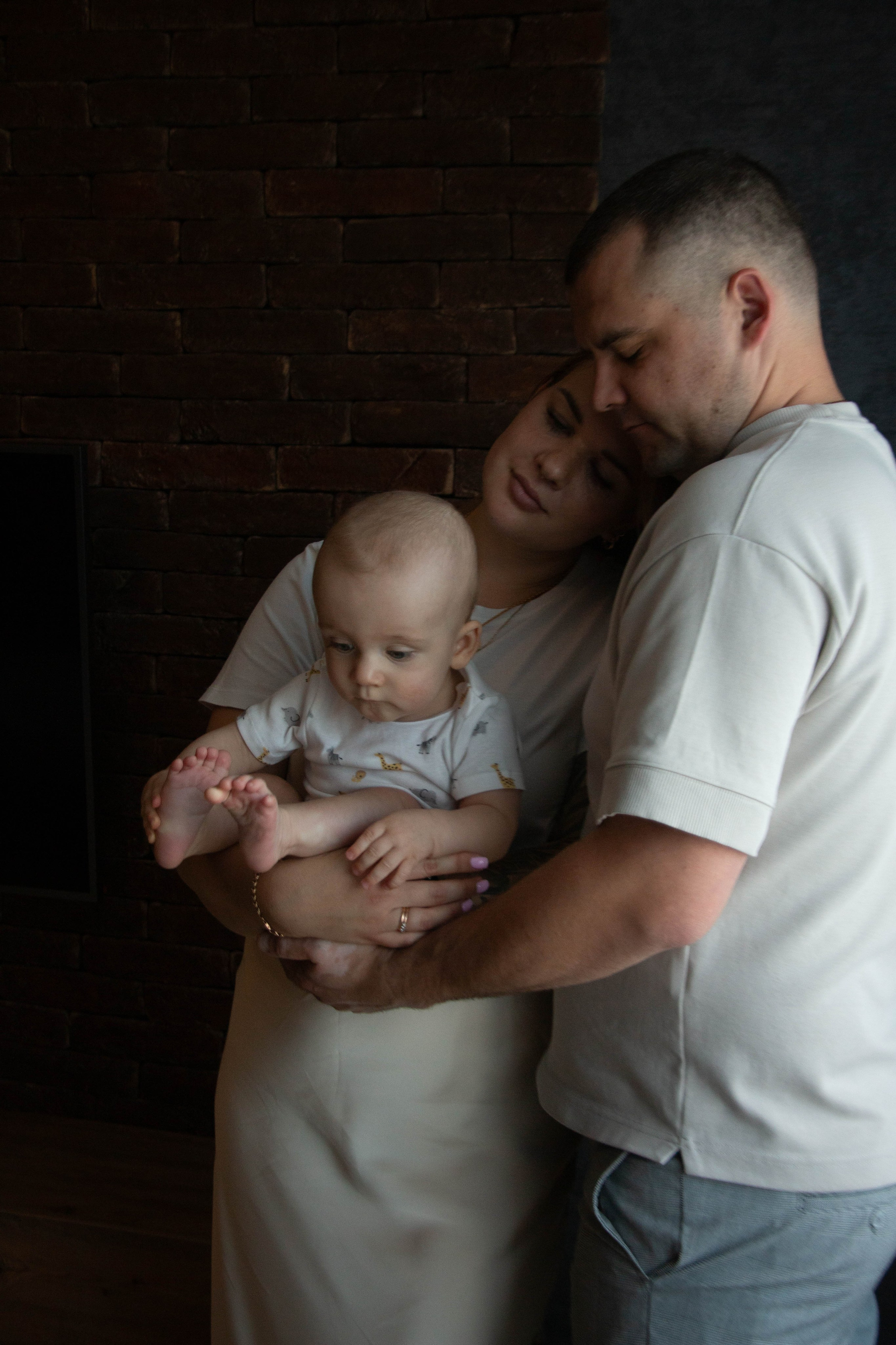 Артур, Вика и Роберт. Бережно сохраняю ваши чувства и истории на своих фотографиях