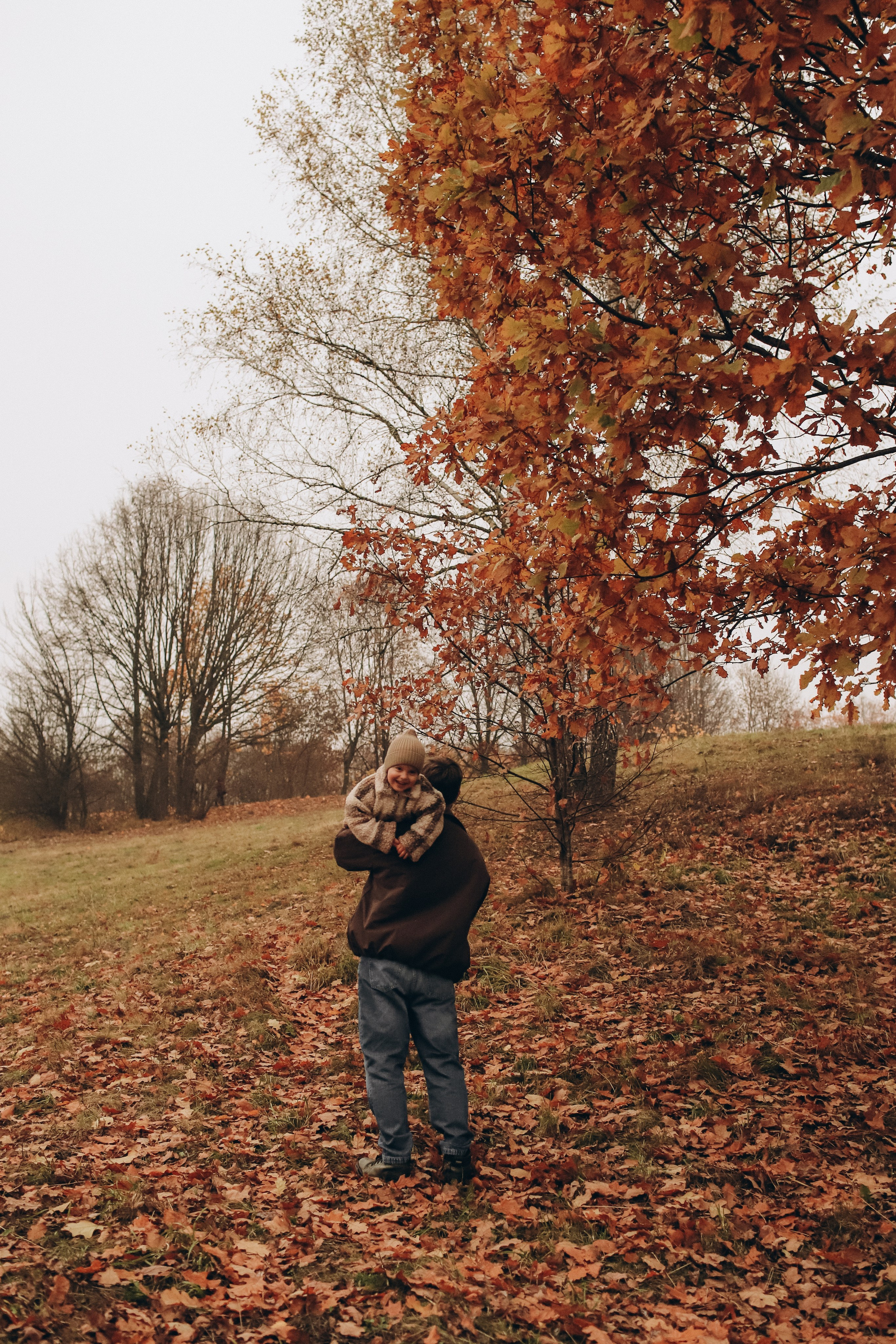 Осенняя прогулка по холмам: Саша, Алёна и Прохор. Свадебный, семейный и детский фотограф в Люберцах Зайцева Анастасия