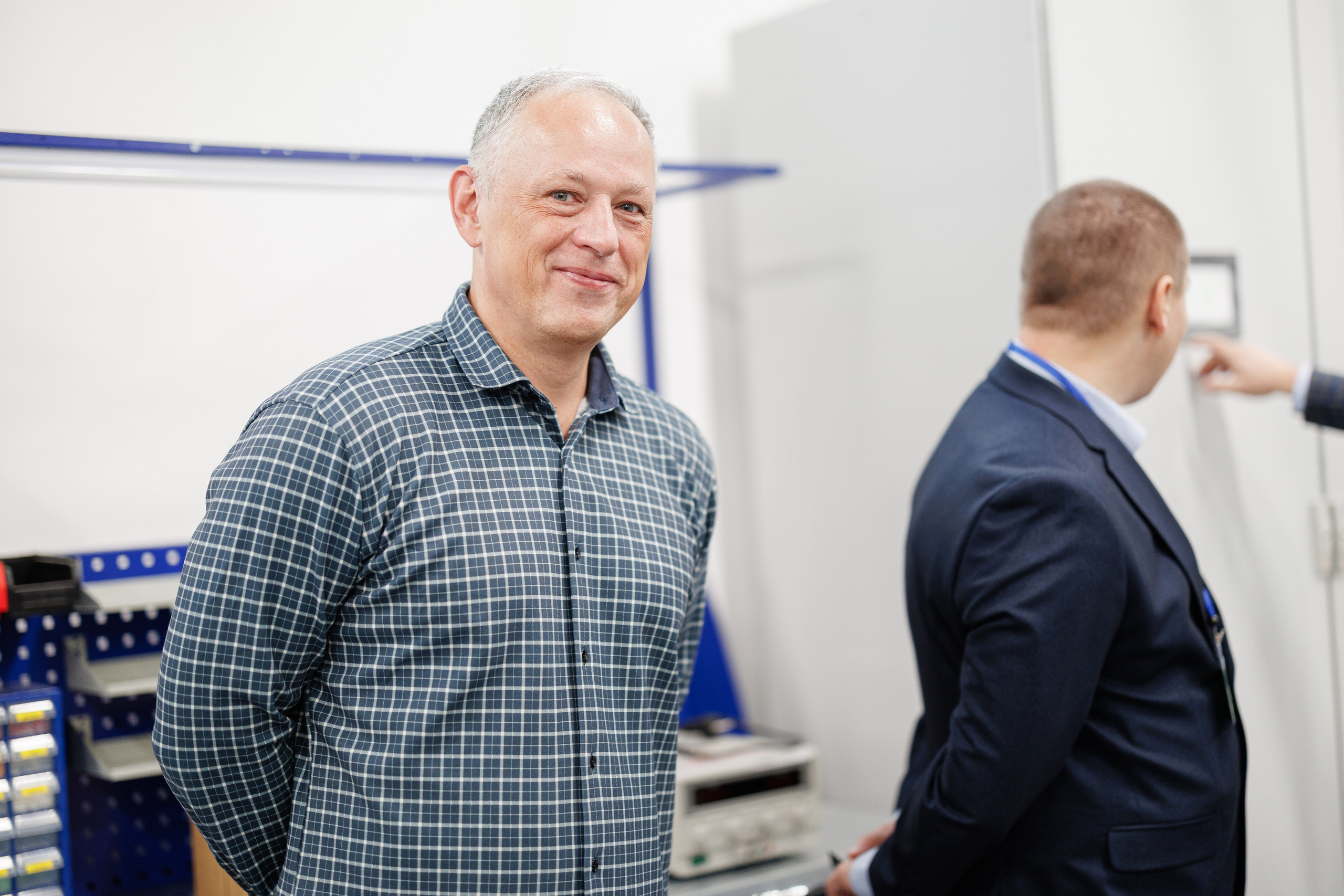 Вольтаг — Экскурсия по производству. Контент для бизнеса в Екатеринбурге Полдень Медиа