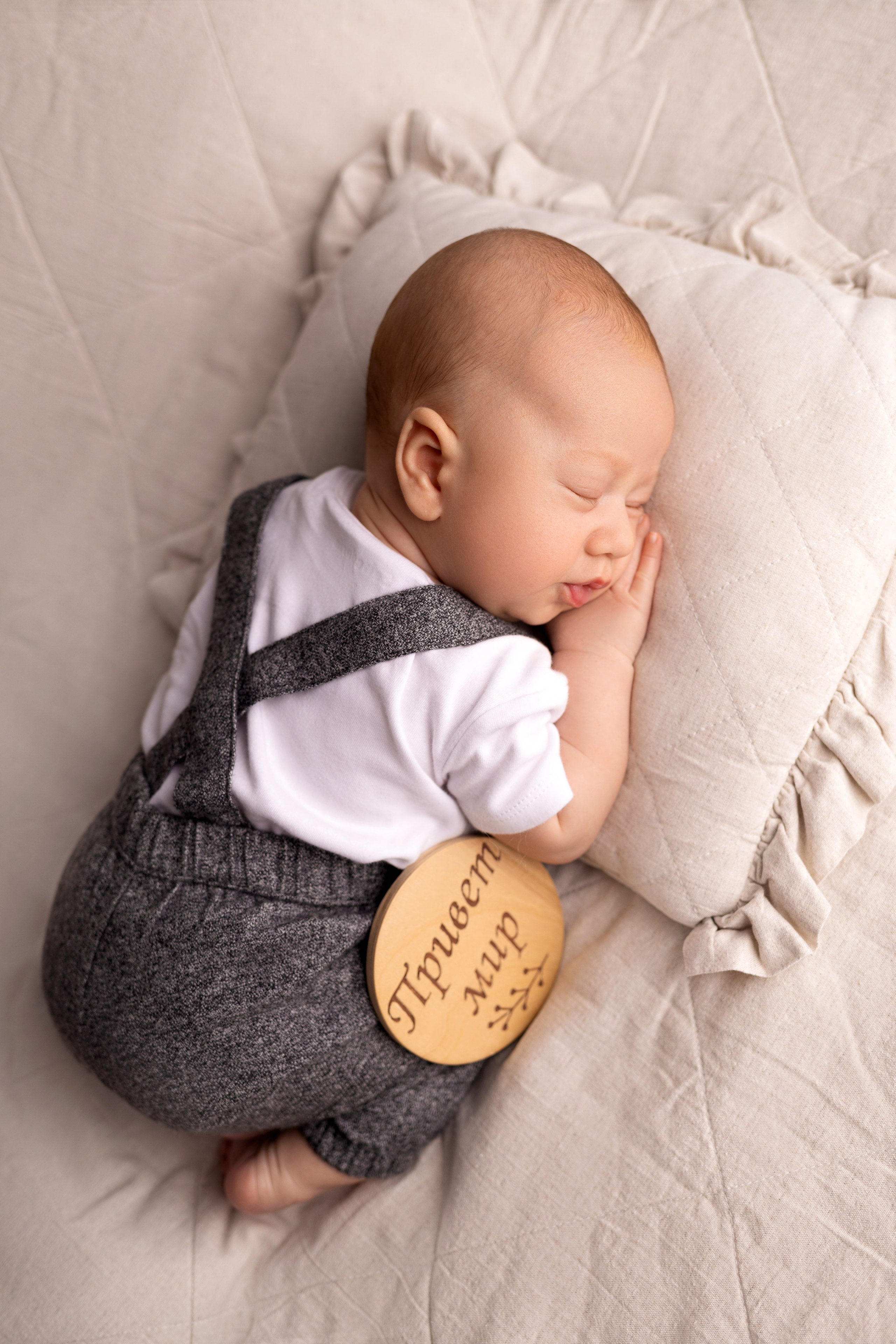 Newborn съемка в стиле Лайф. Фотограф новорожденных малышей в Омске и Омской области Эльвира Камаева