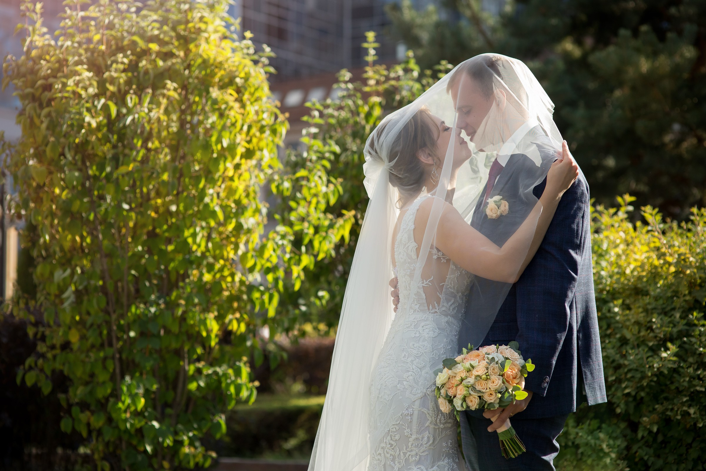 Прогулка по Набережной. Свадебная фотосъёмка в Москве, Туле