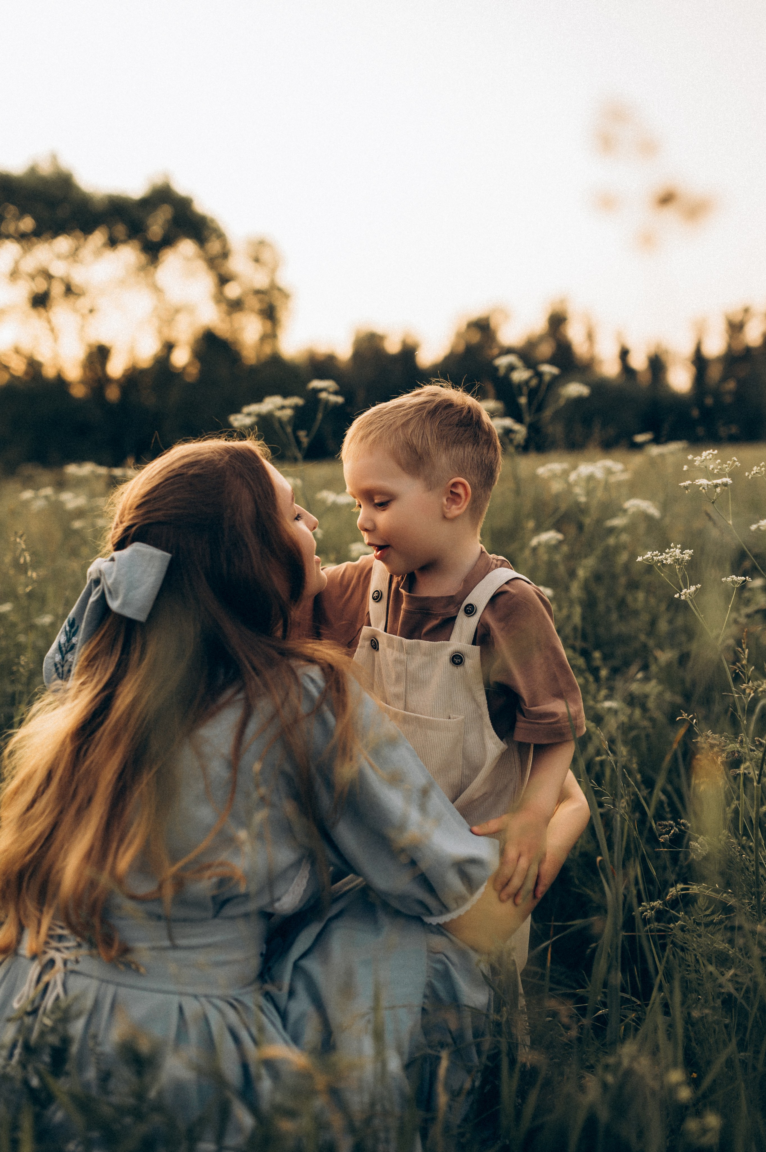 Фотосессия на природе мамы и сына. Фотограф Алексин, Тула