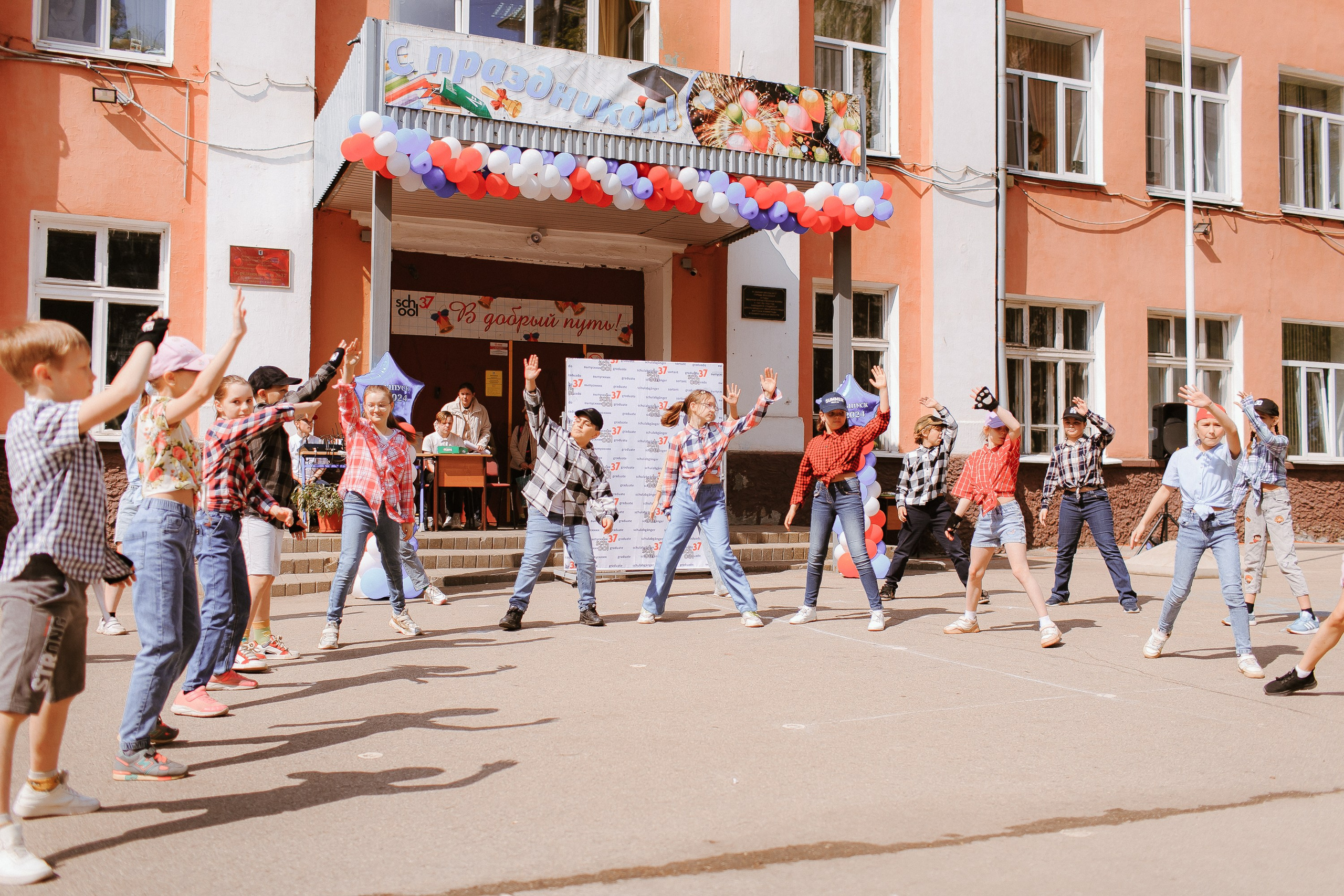 Портфолио фотографа на последний звонок. Свадебный и репортажный фотограф в Ярославле и Санкт-Петербурге Роман Микрюков