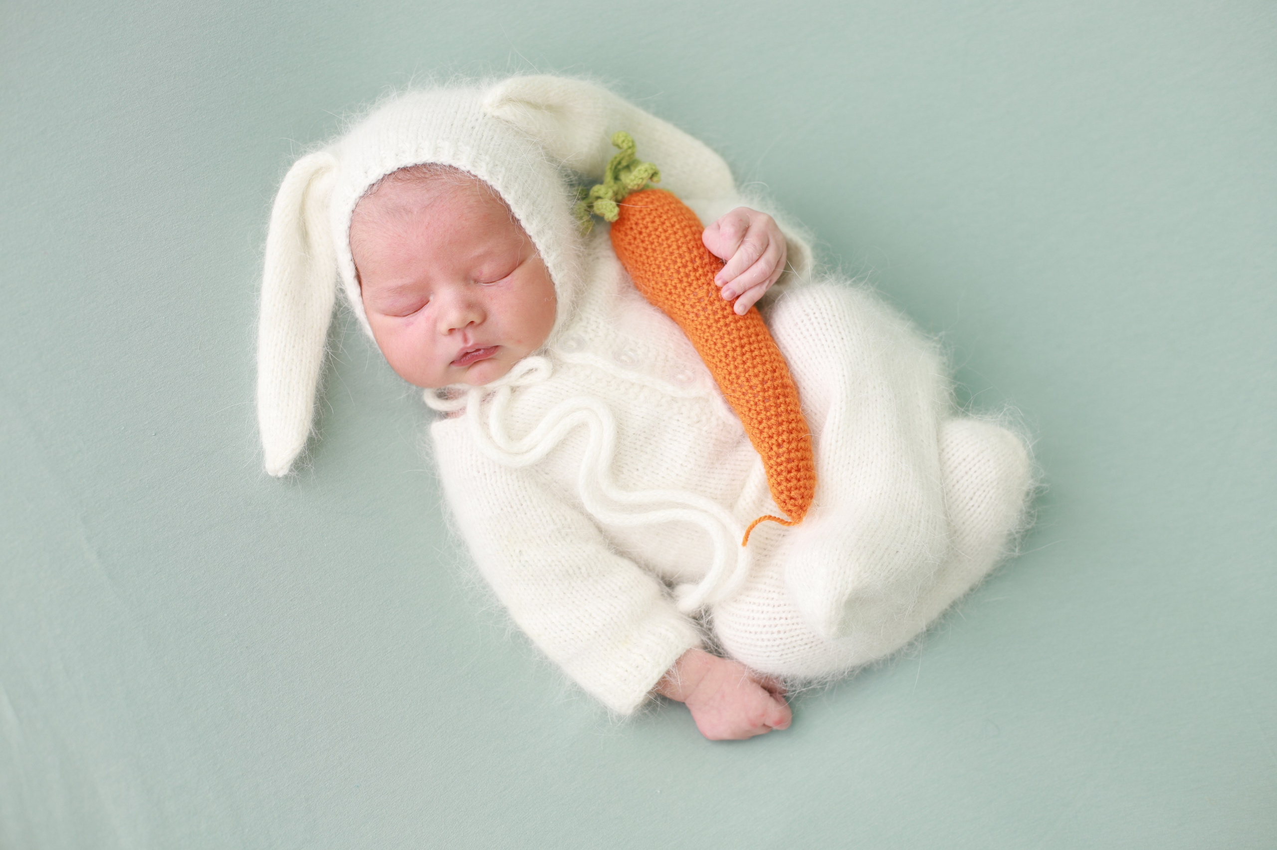 Фотограф новорожденных в г. Россошь Виктория Нечепуренко