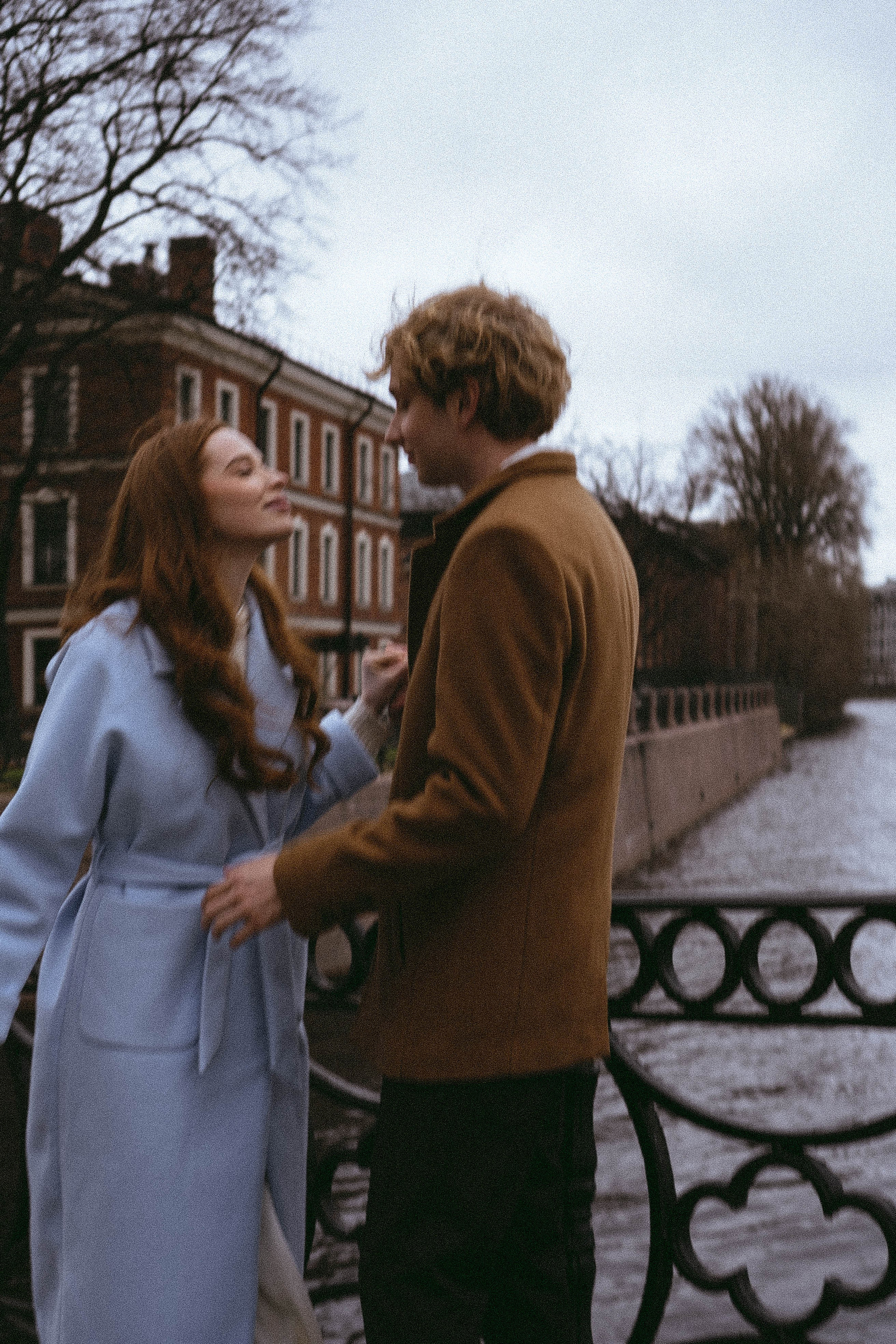 СВАДЕБНАЯ СЬЕМКА В ОТЕЛЕ. СБОРЫ ЖЕНИХА И НЕВЕСТЫ И ТАКЖЕ ТОР И ПОДГОТОВКА К ПРОГУЛКЕ И ПРОГУЛКА ПО ПЕТРОГРАДКЕ. Профессиональный фотограф, Санкт-Петербург — Виктория Богомолова