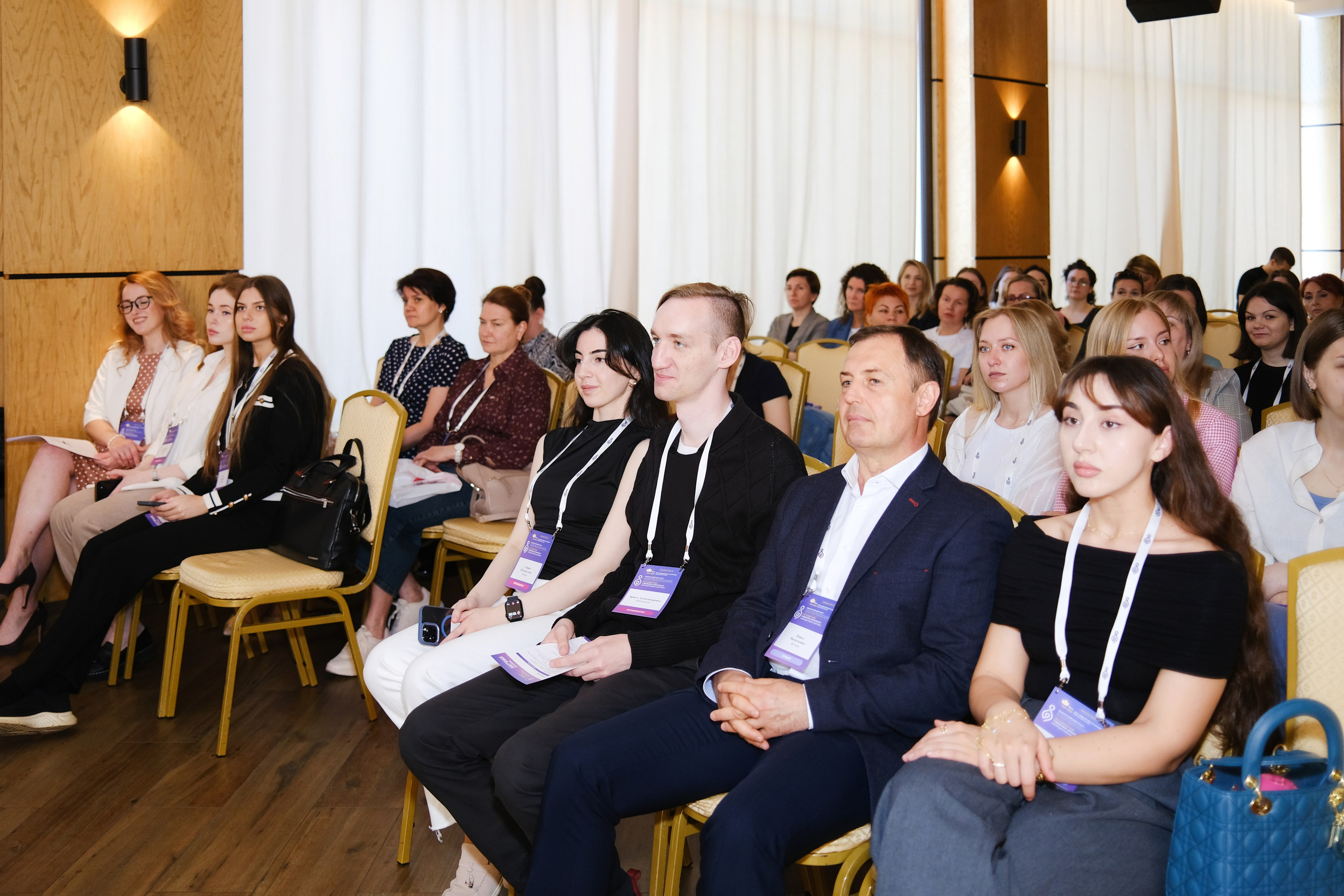 Школа Российского общества акушеров-гинекологов. Свадебный и репортажной фотограф Денис Ожигин в Краснодаре и Краснодарском крае