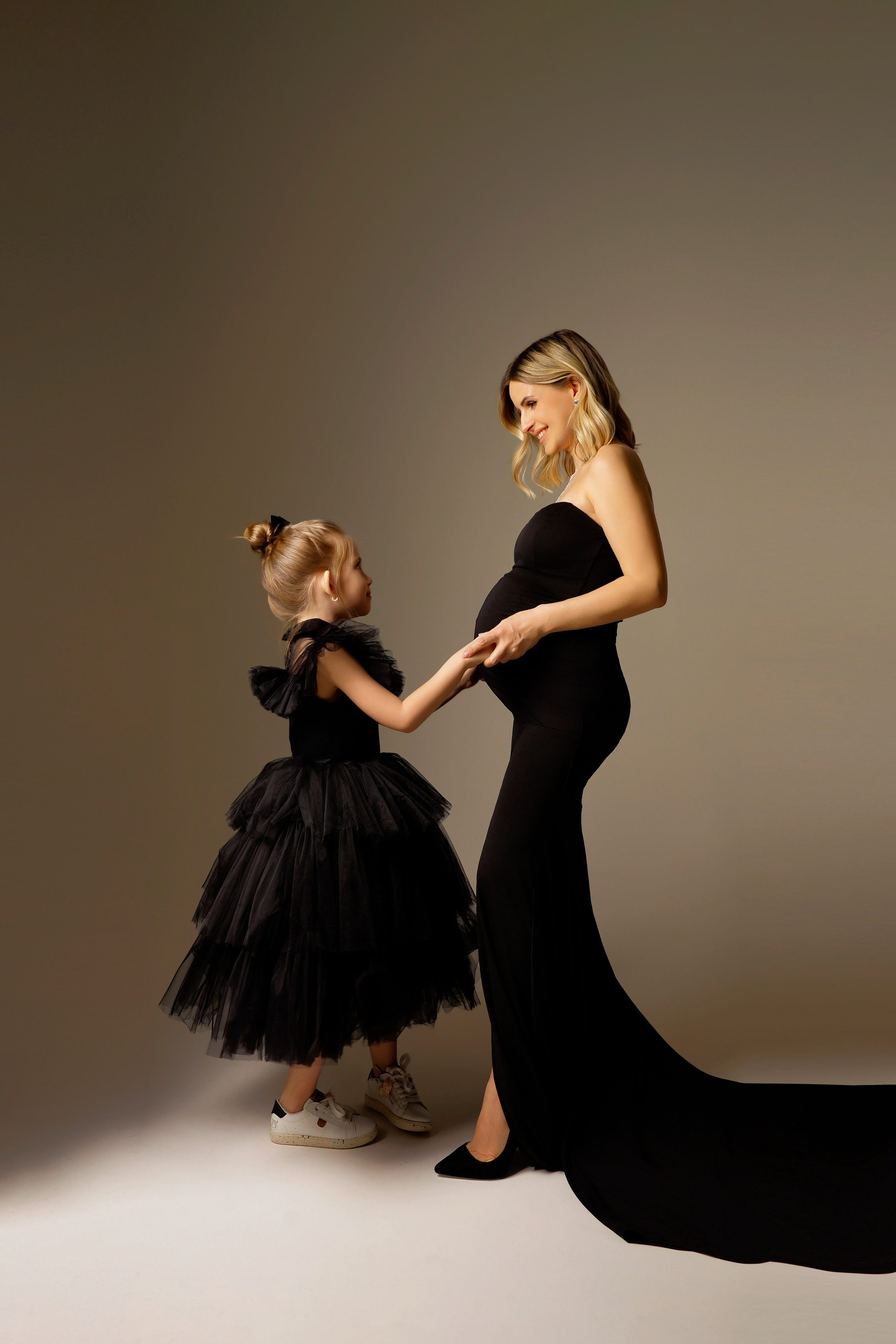 Съёмка беременности в моей фотостудии «НЕБО». Женский фотограф в Химках Алёна Ленёва