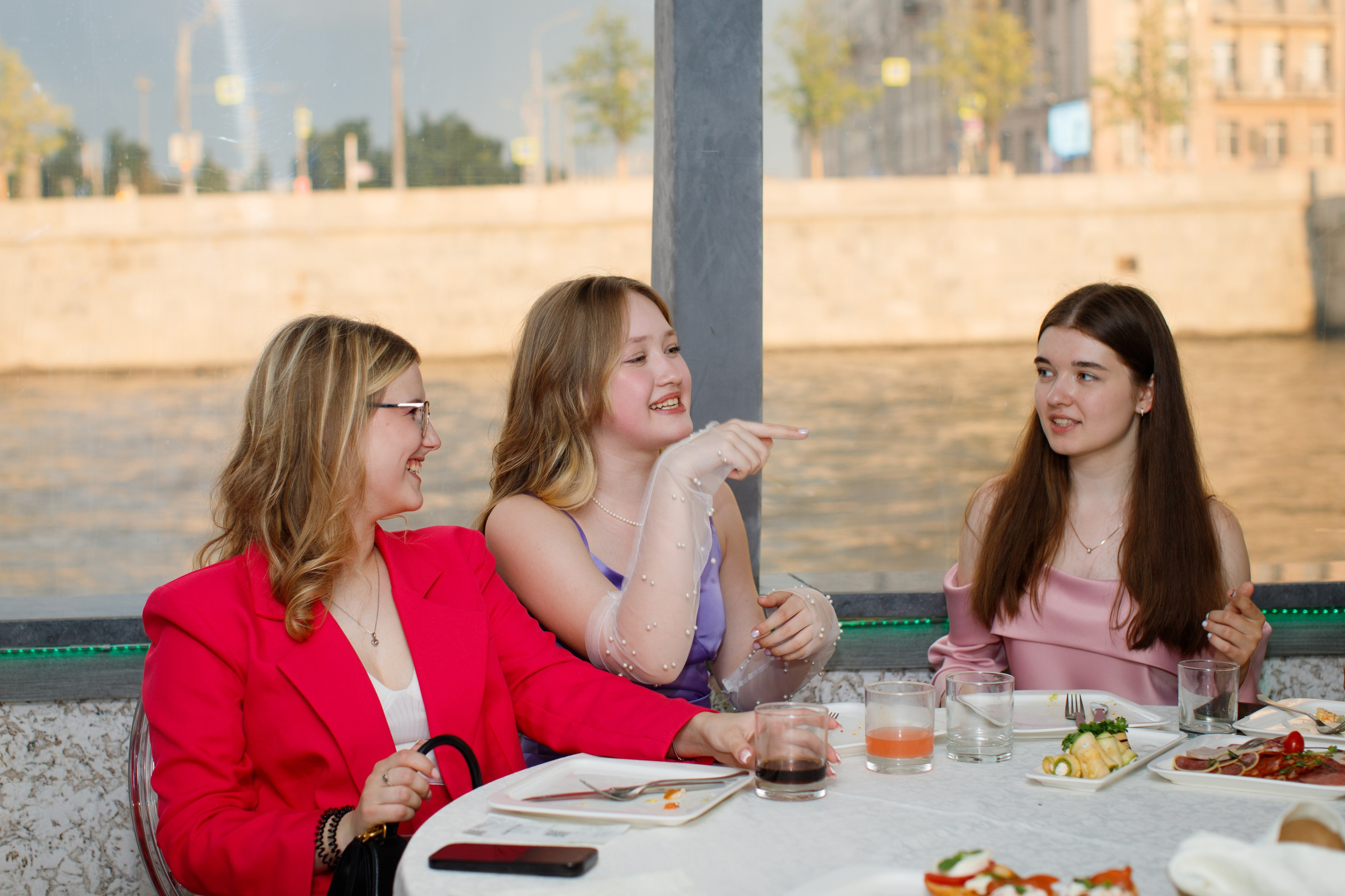 9 класс / Гимназия № 1558 имени Росалии де Кастро / Выпускной. Детский и семейный фотограф Мария Киселёва. Москва