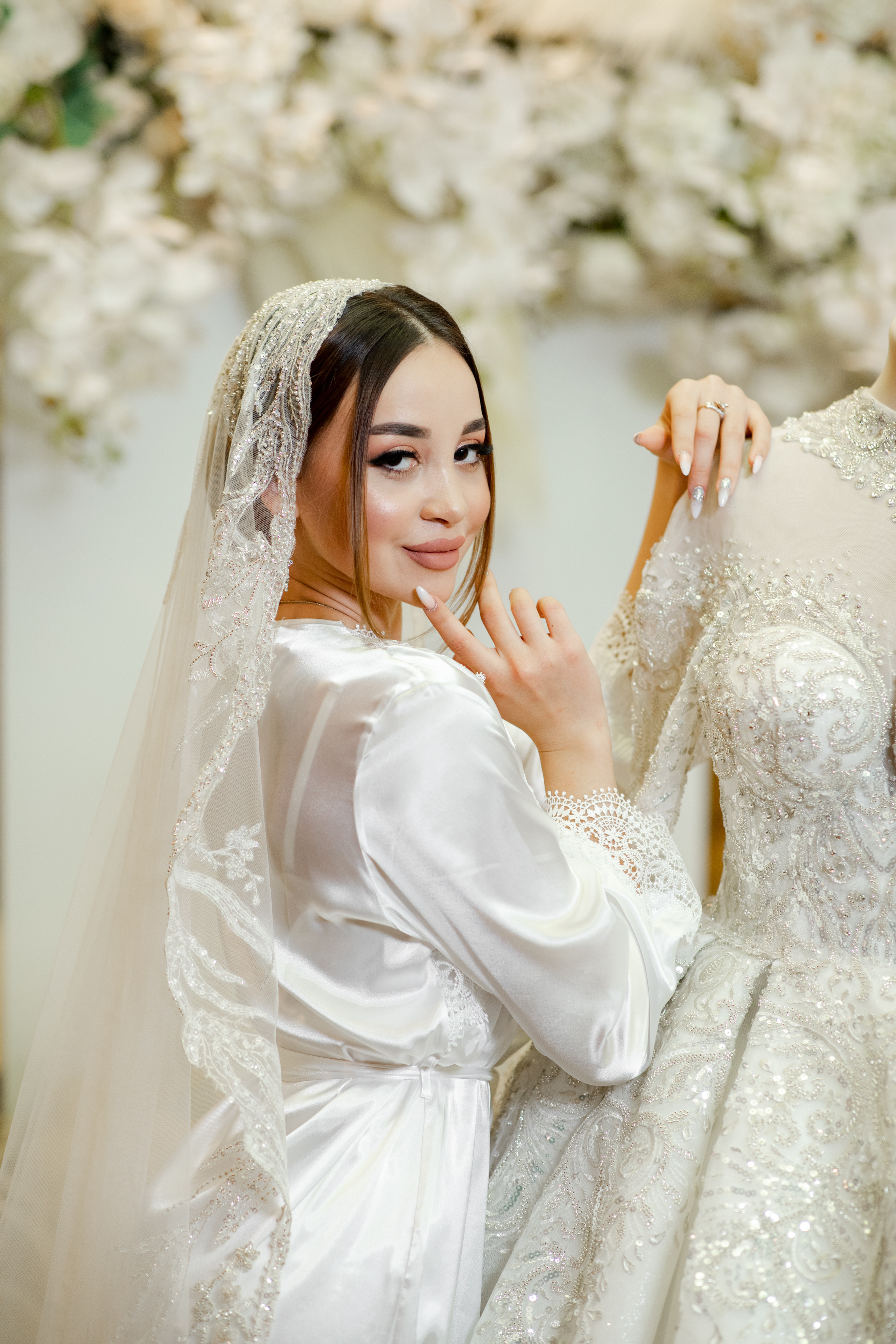 Саша и Аделина. Меня зовут Влад, я свадебный и семейный фотограф