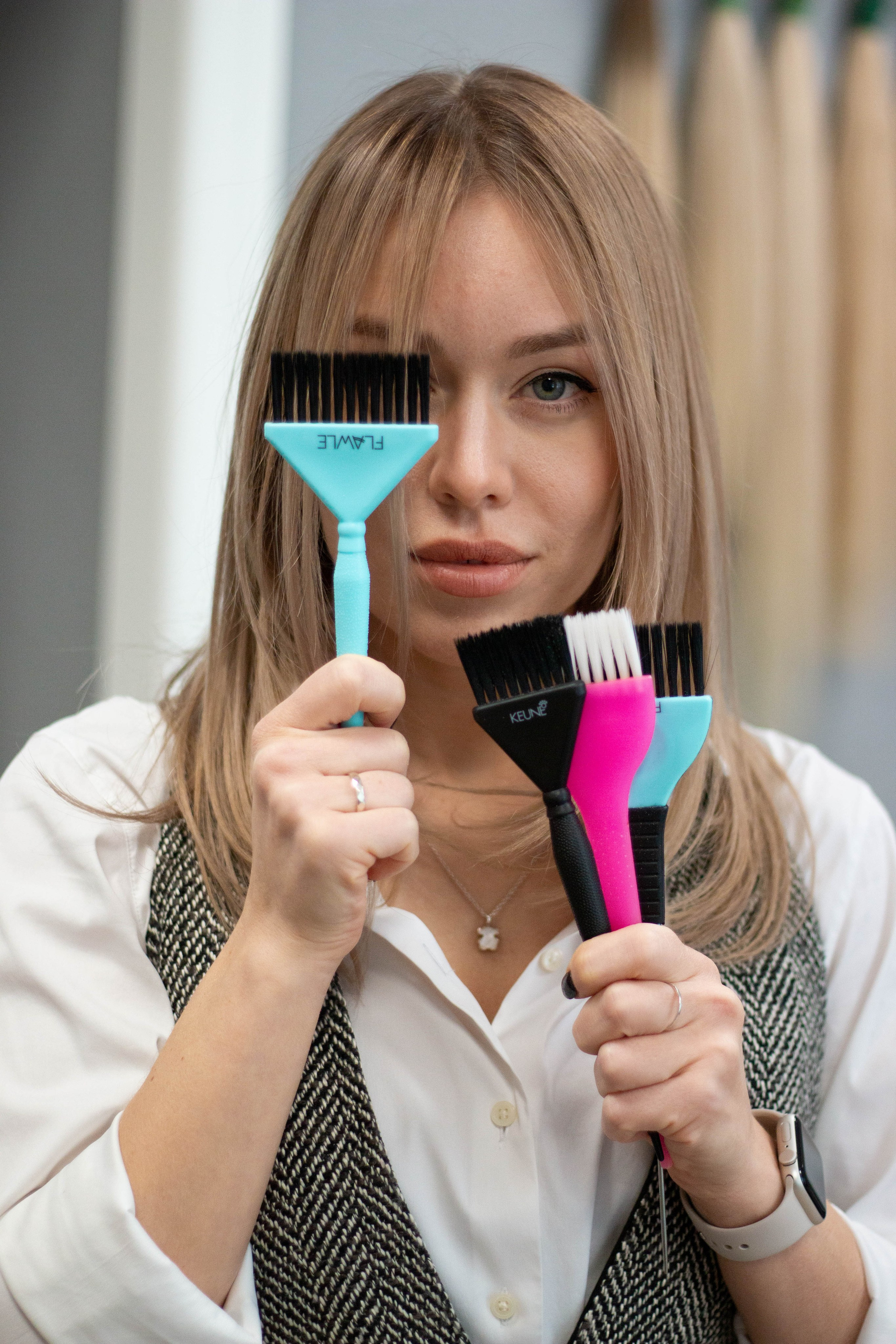 Настя- стилист по волосам. Бережно сохраняю ваши чувства и истории на своих фотографиях