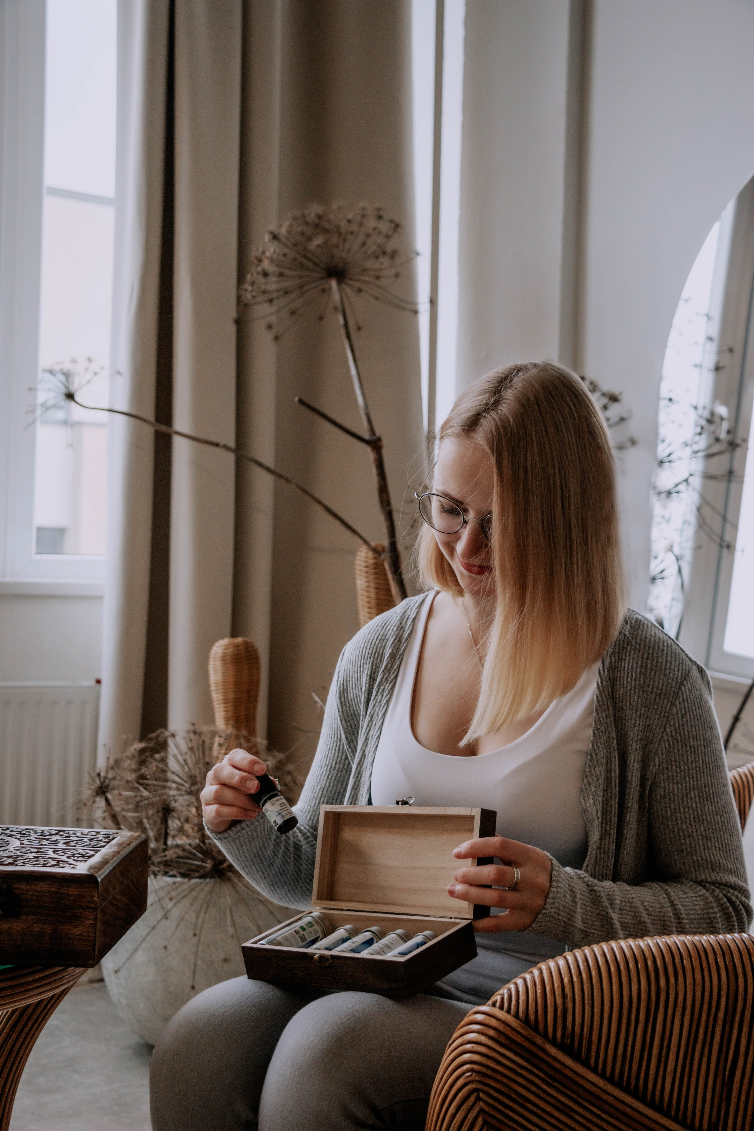 Алиса — Ароматерапевт. Бережно сохраняю ваши чувства и истории на своих фотографиях