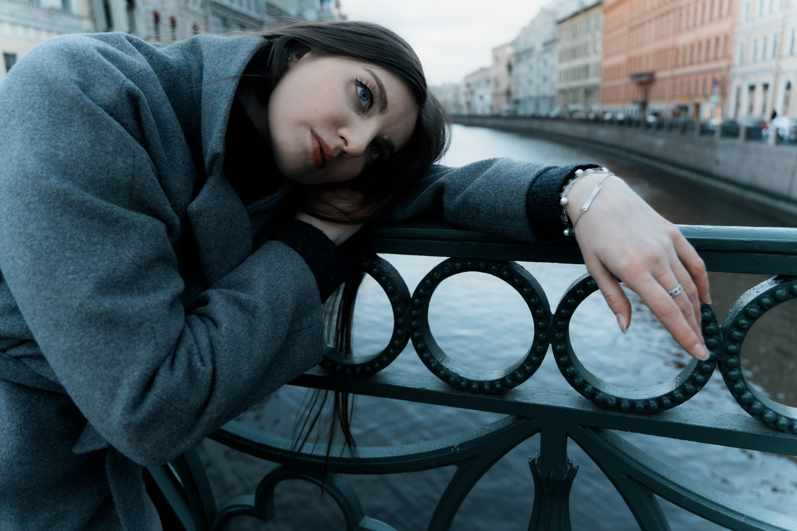 Фотосессия в осеннем Петербурге. Виктория Спорова. Ваш портретный фотограф в Санкт-Петербурге