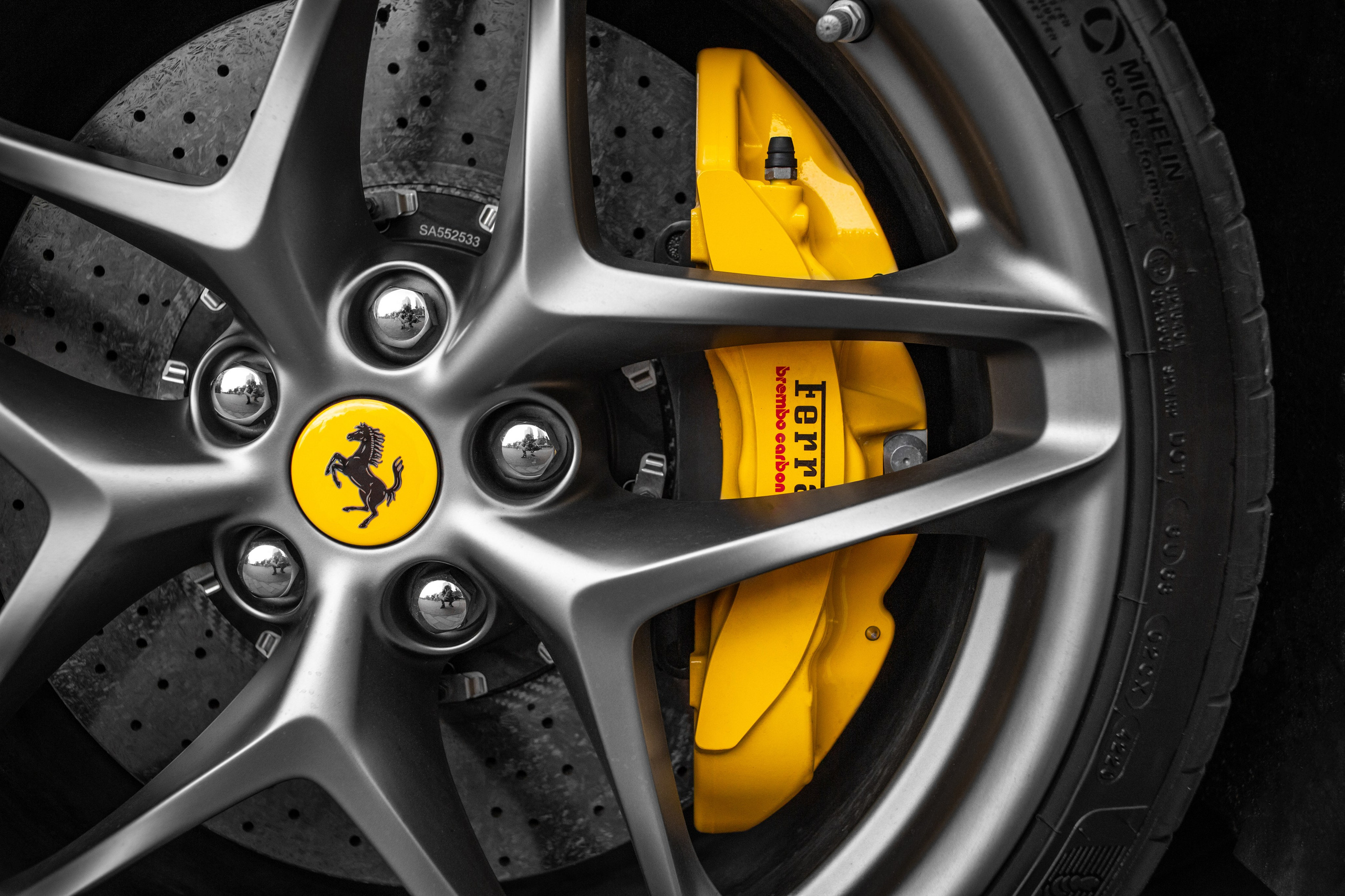 Ferrari Roma. Автомобильный фотограф в Москве Андрей Емельянов