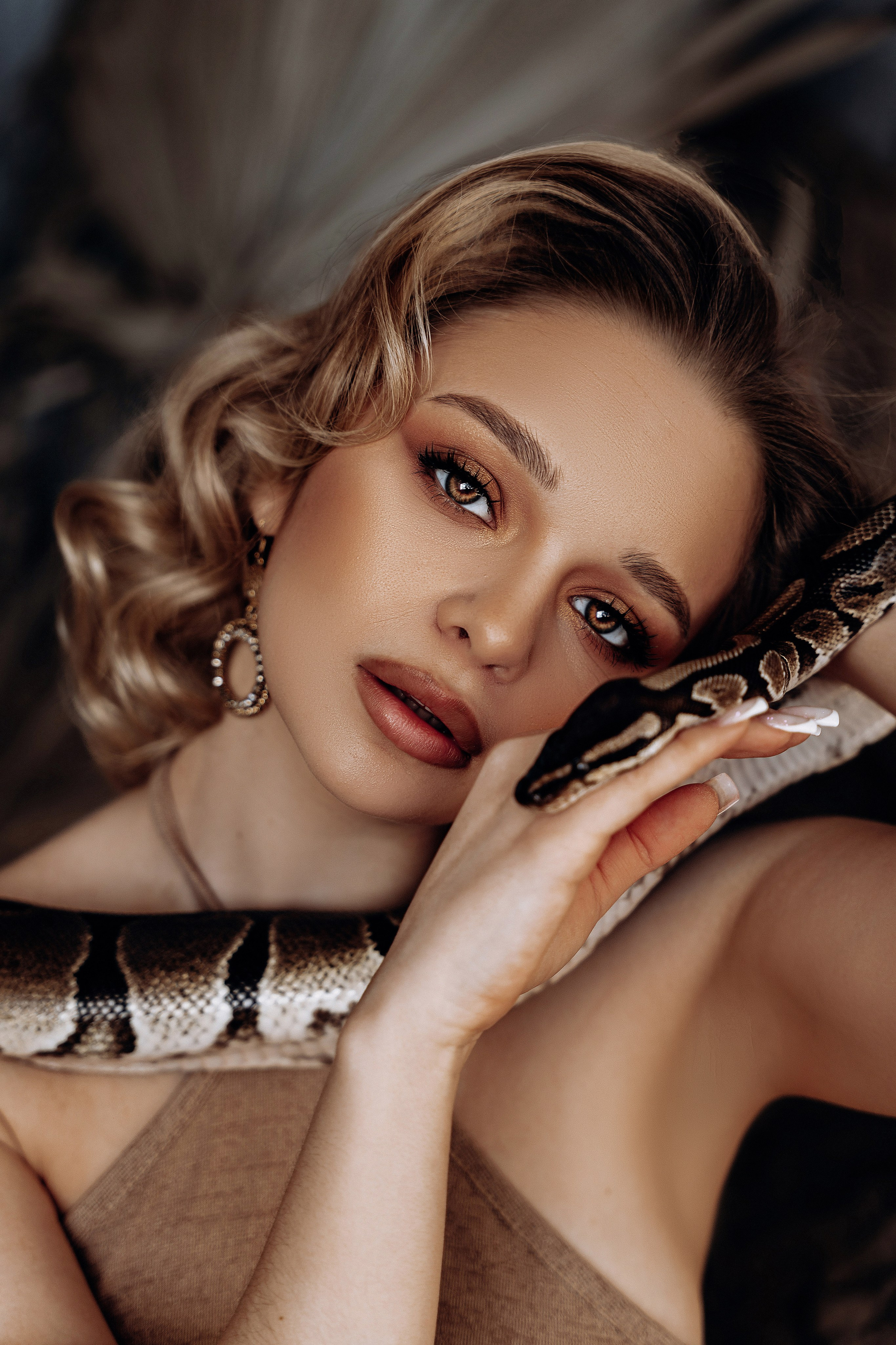 Аня — фотосессия со змеёй. Фотограф в Смоленске Ольга Давыдова