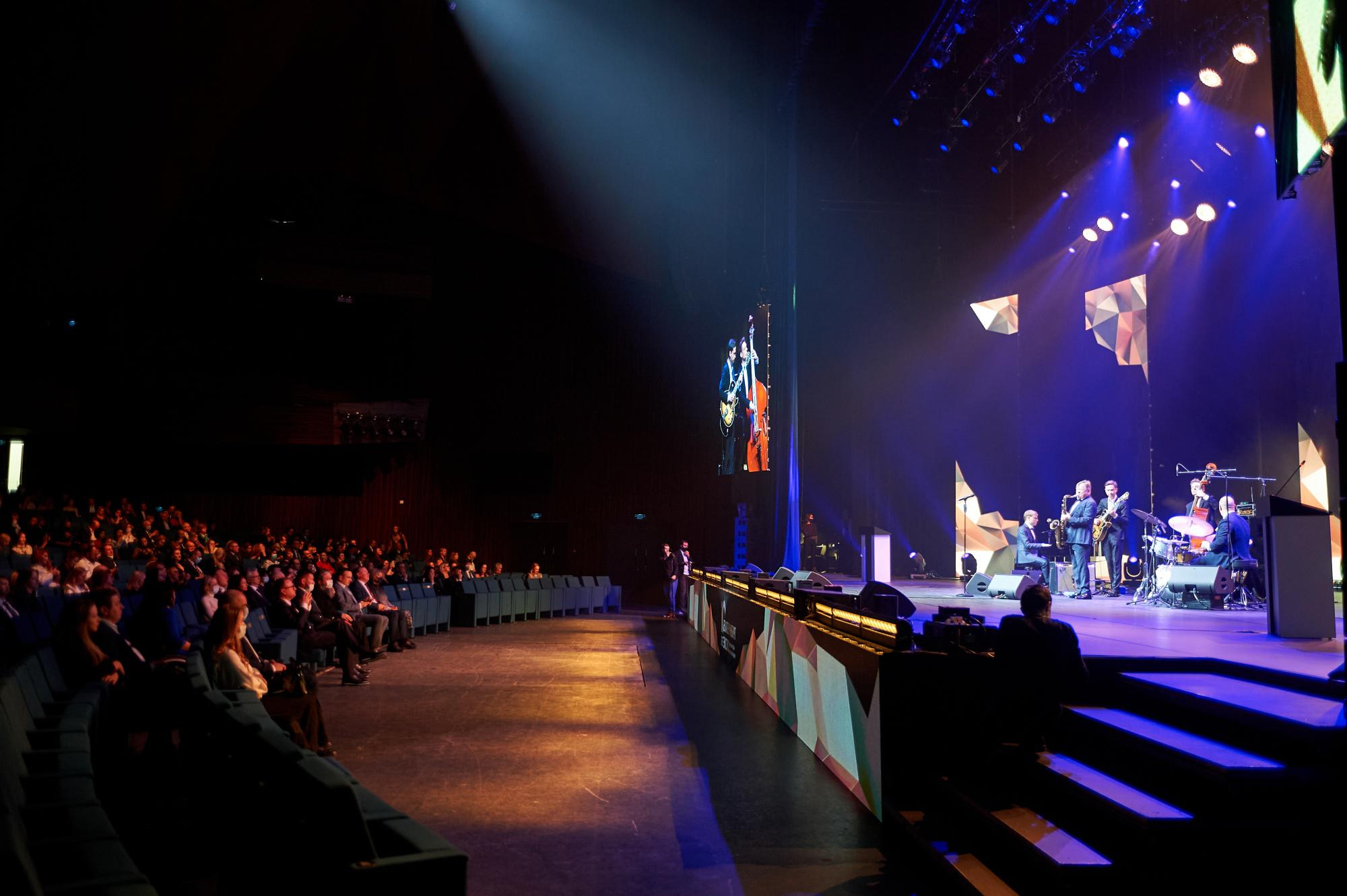 Экспо 10 лет. Мезенцев Евгений фотограф