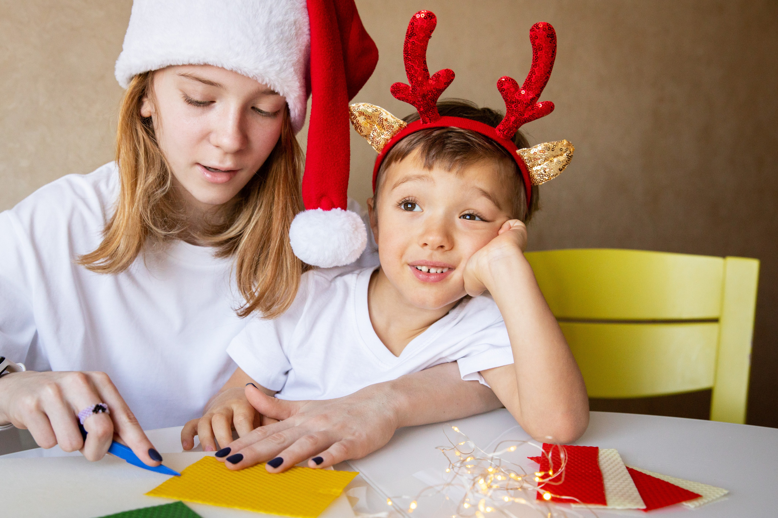 Children's Christmas photo session. Professional family, children, fashion, event and wedding photographer in Portugal.