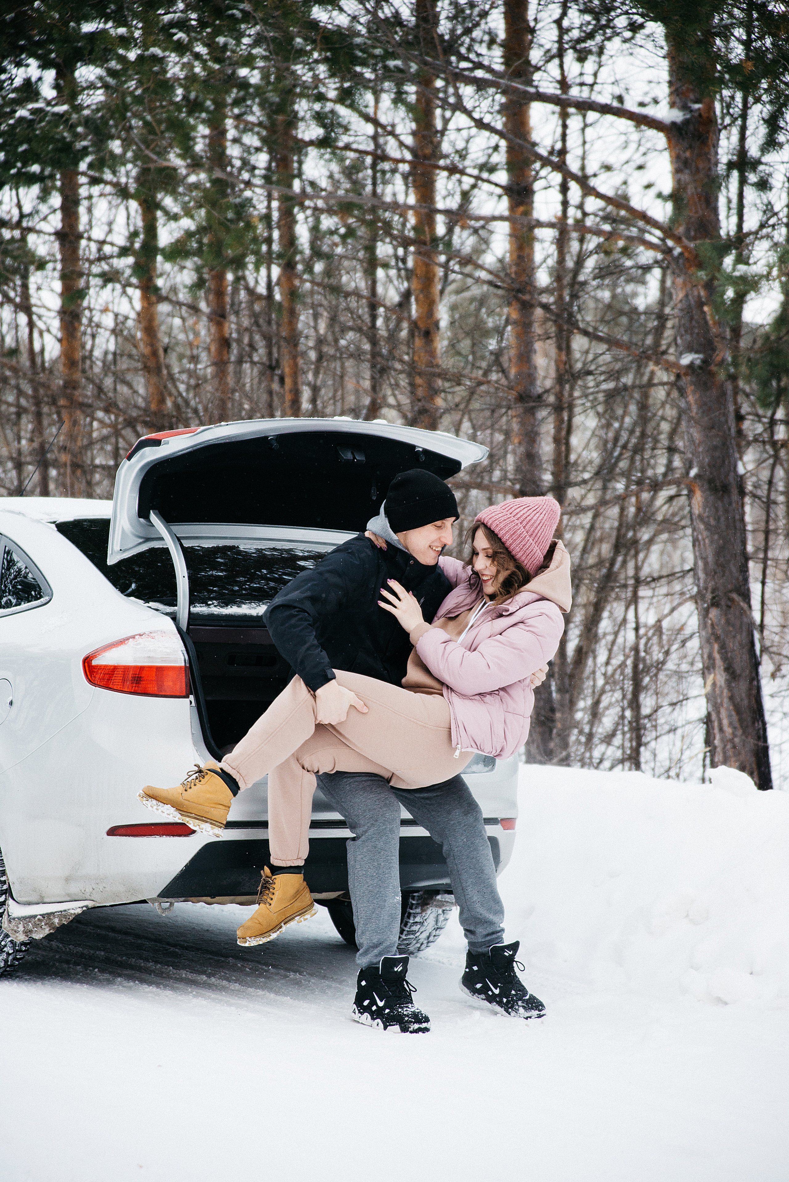 Женя и Анна прогулка по лесу. Фотограф в Сургуте Светлана Гибадуллина