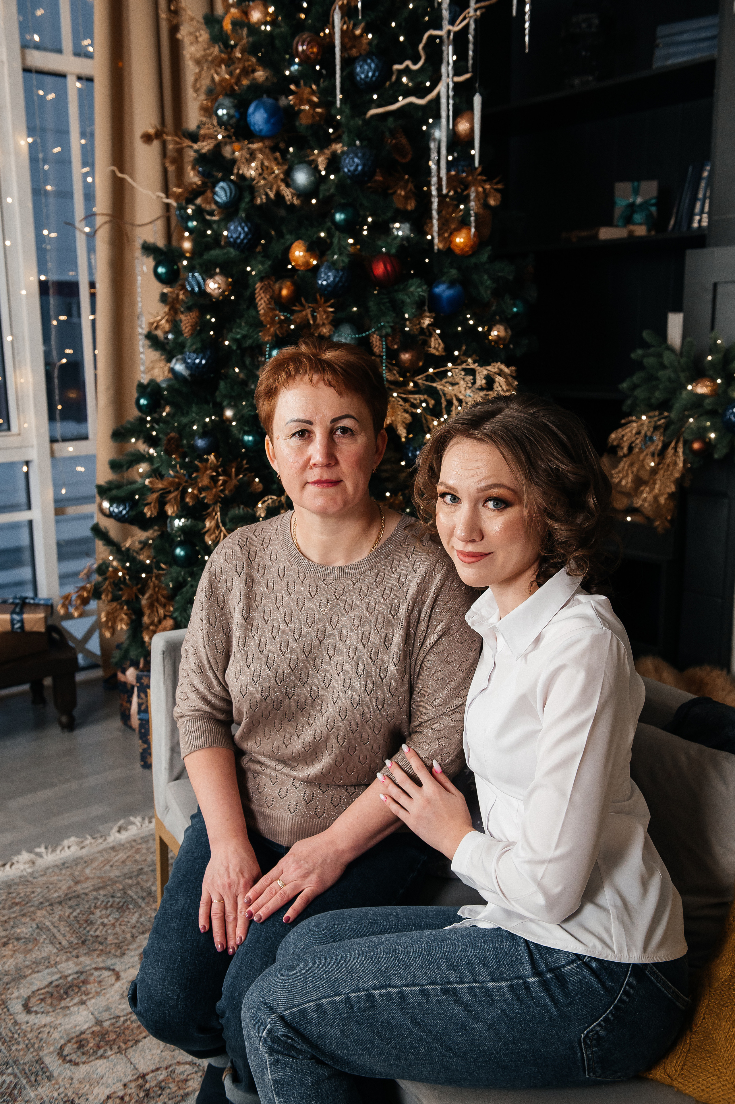 Собрались три поколения: родители, дети и внучка. Фотограф в Сургуте Светлана Гибадуллина