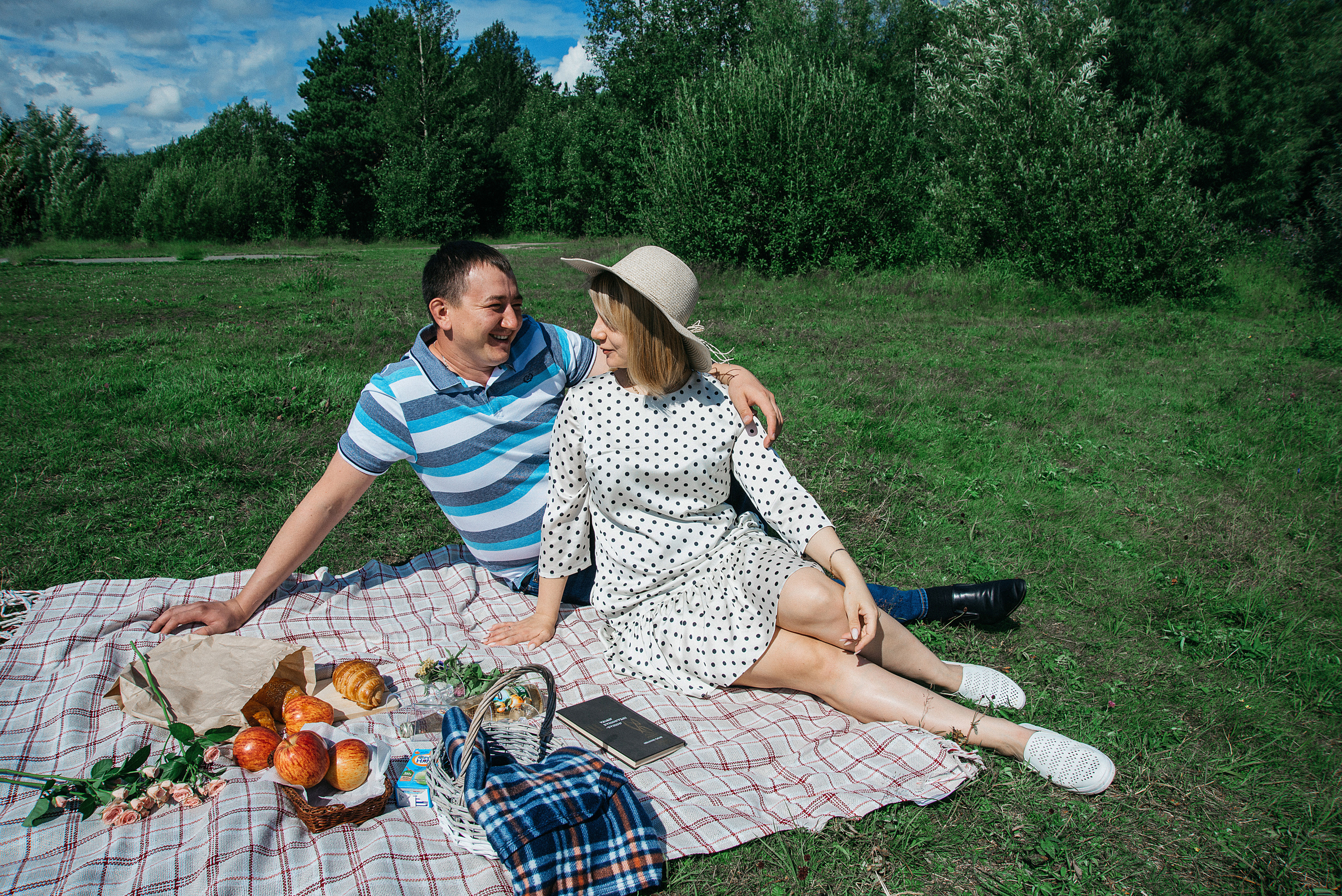 Алина устроила пикник для семьи. Фотограф в Сургуте Светлана Гибадуллина