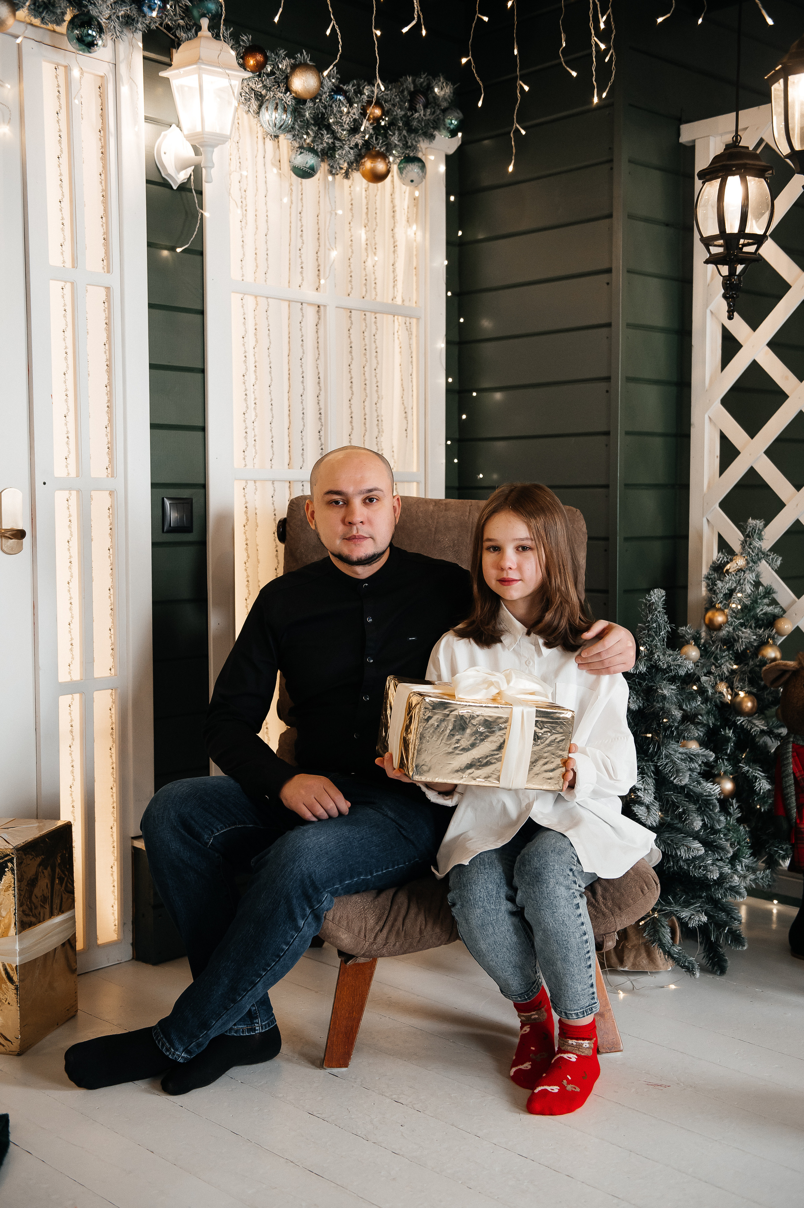 Собрались три поколения: родители, дети и внучка. Фотограф в Сургуте Светлана Гибадуллина