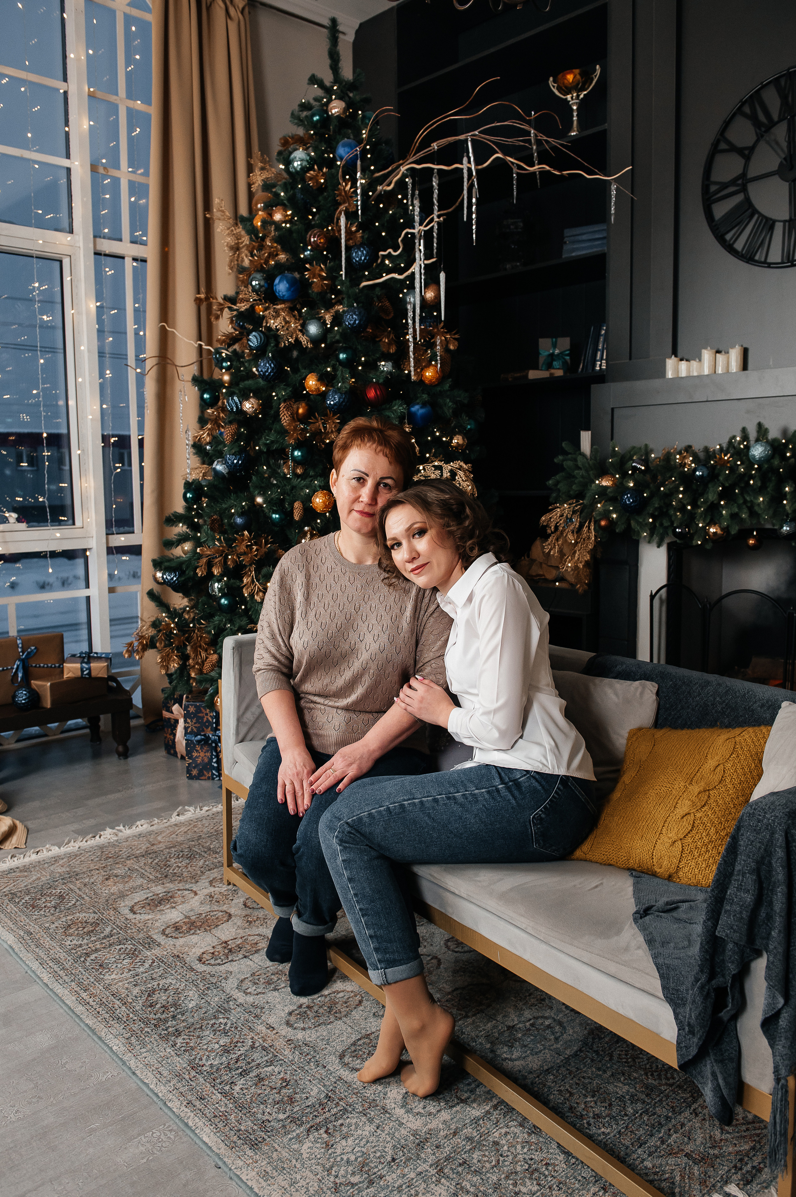 Собрались три поколения: родители, дети и внучка. Фотограф в Сургуте Светлана Гибадуллина