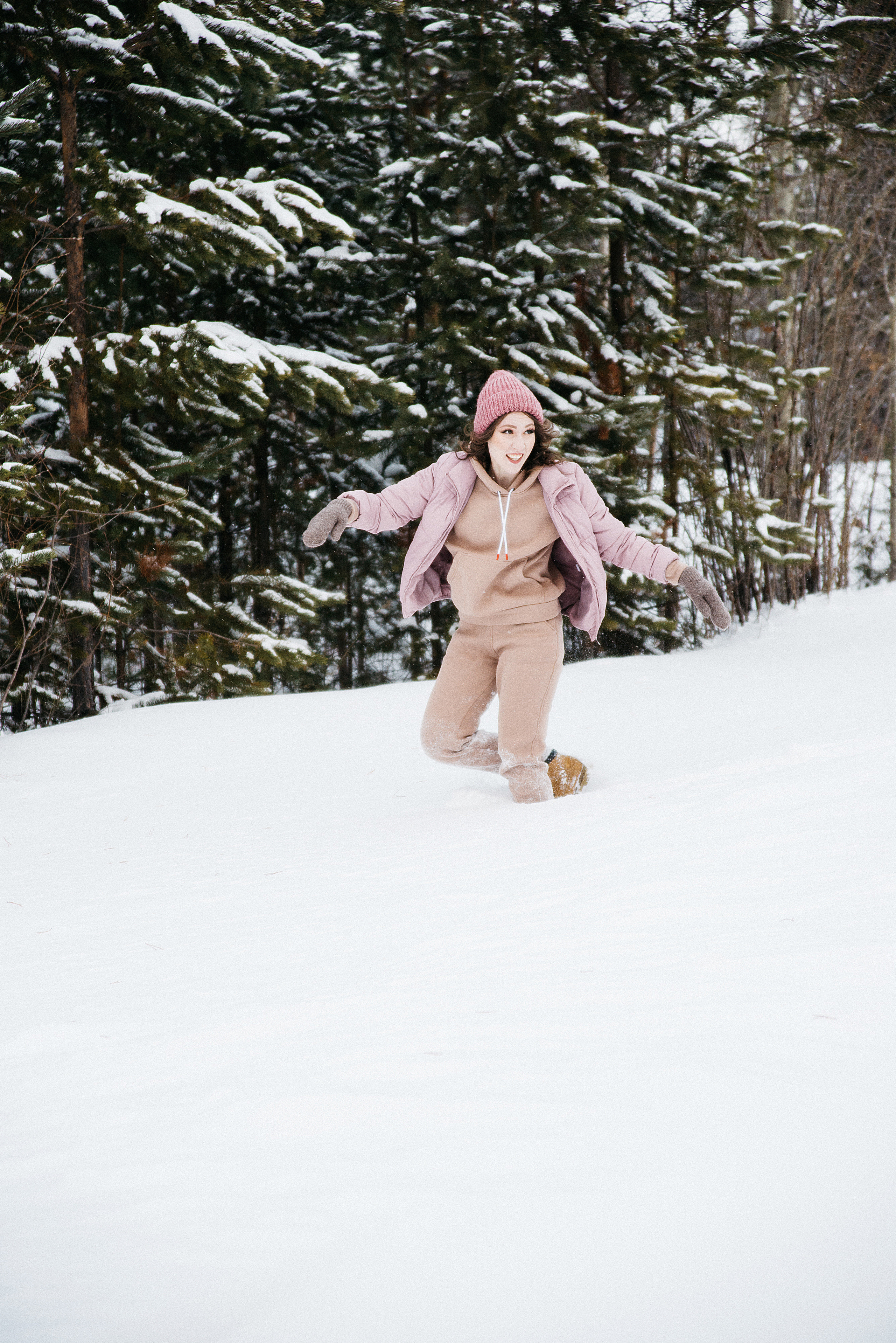 Женя и Анна прогулка по лесу. Фотограф в Сургуте Светлана Гибадуллина