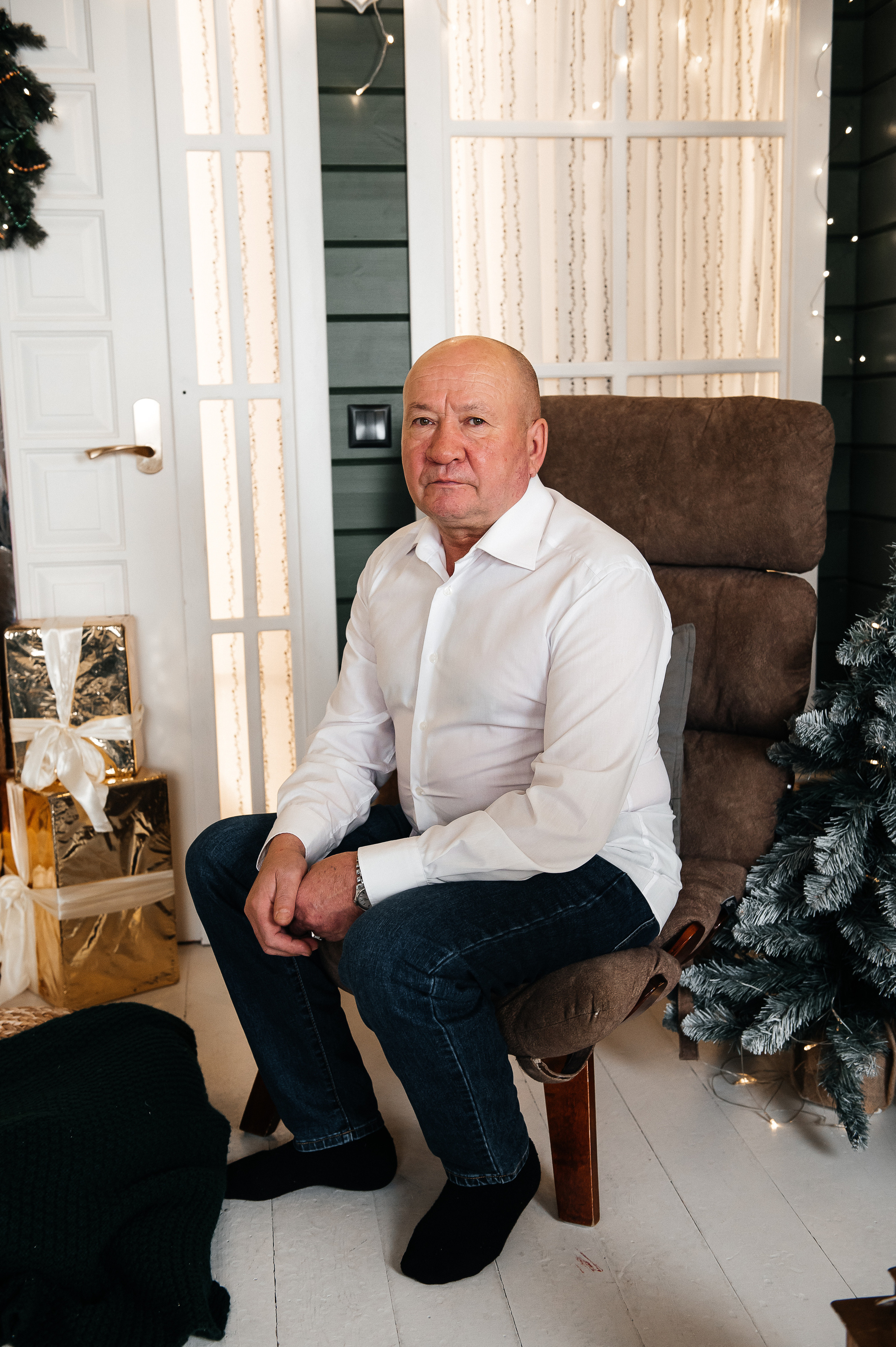 Собрались три поколения: родители, дети и внучка. Фотограф в Сургуте Светлана Гибадуллина