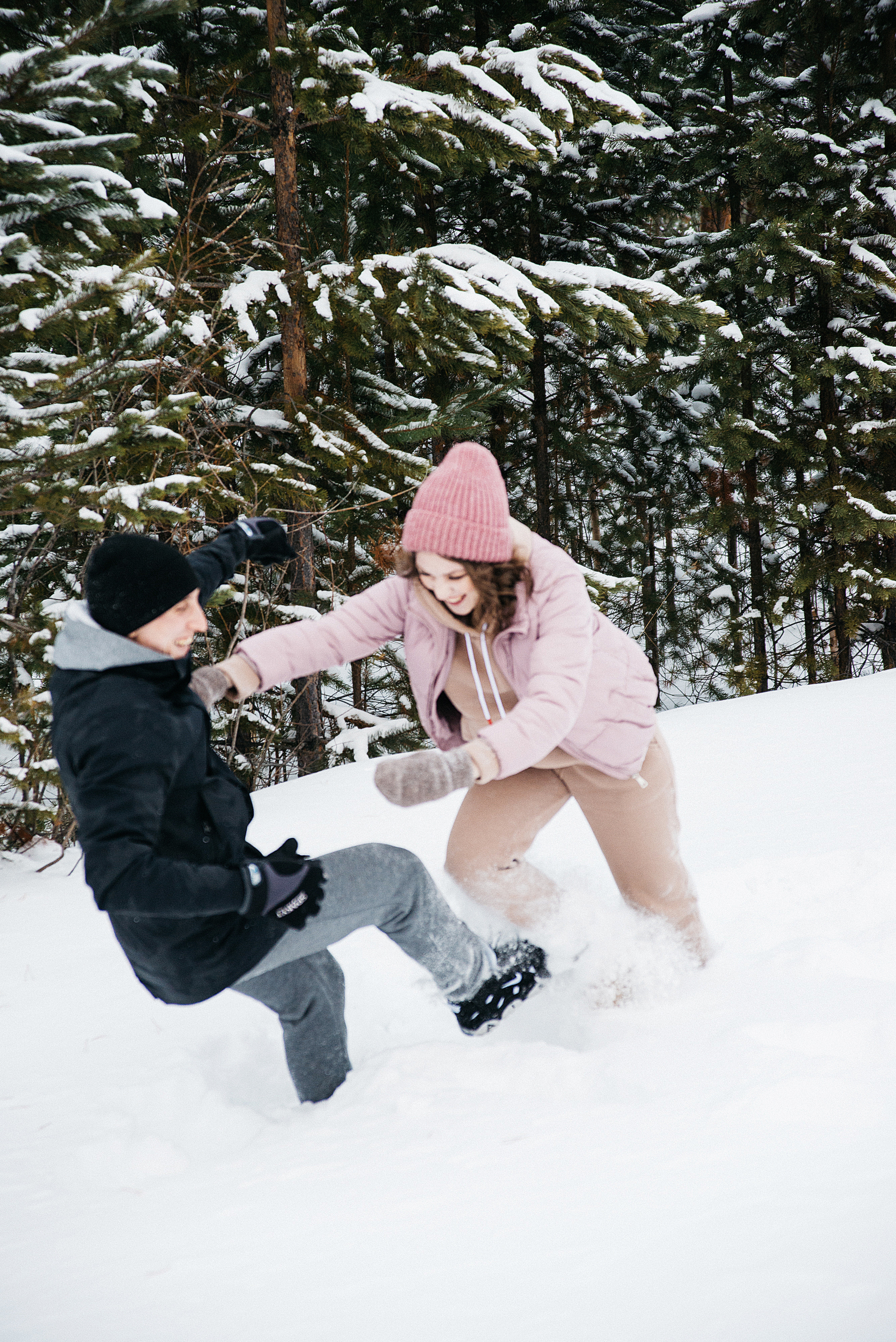 Женя и Анна прогулка по лесу. Фотограф в Сургуте Светлана Гибадуллина