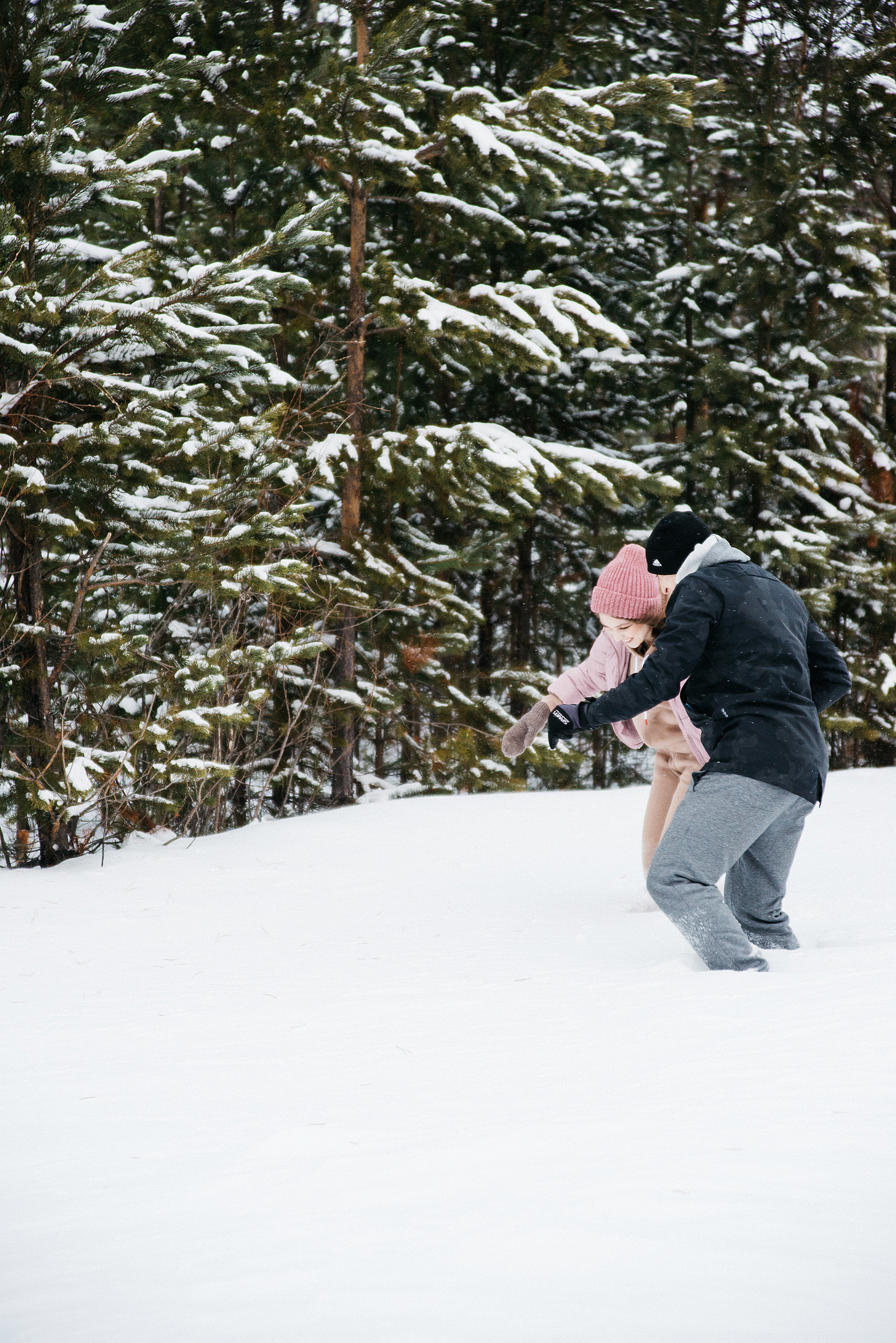 Женя и Анна прогулка по лесу. Фотограф в Сургуте Светлана Гибадуллина