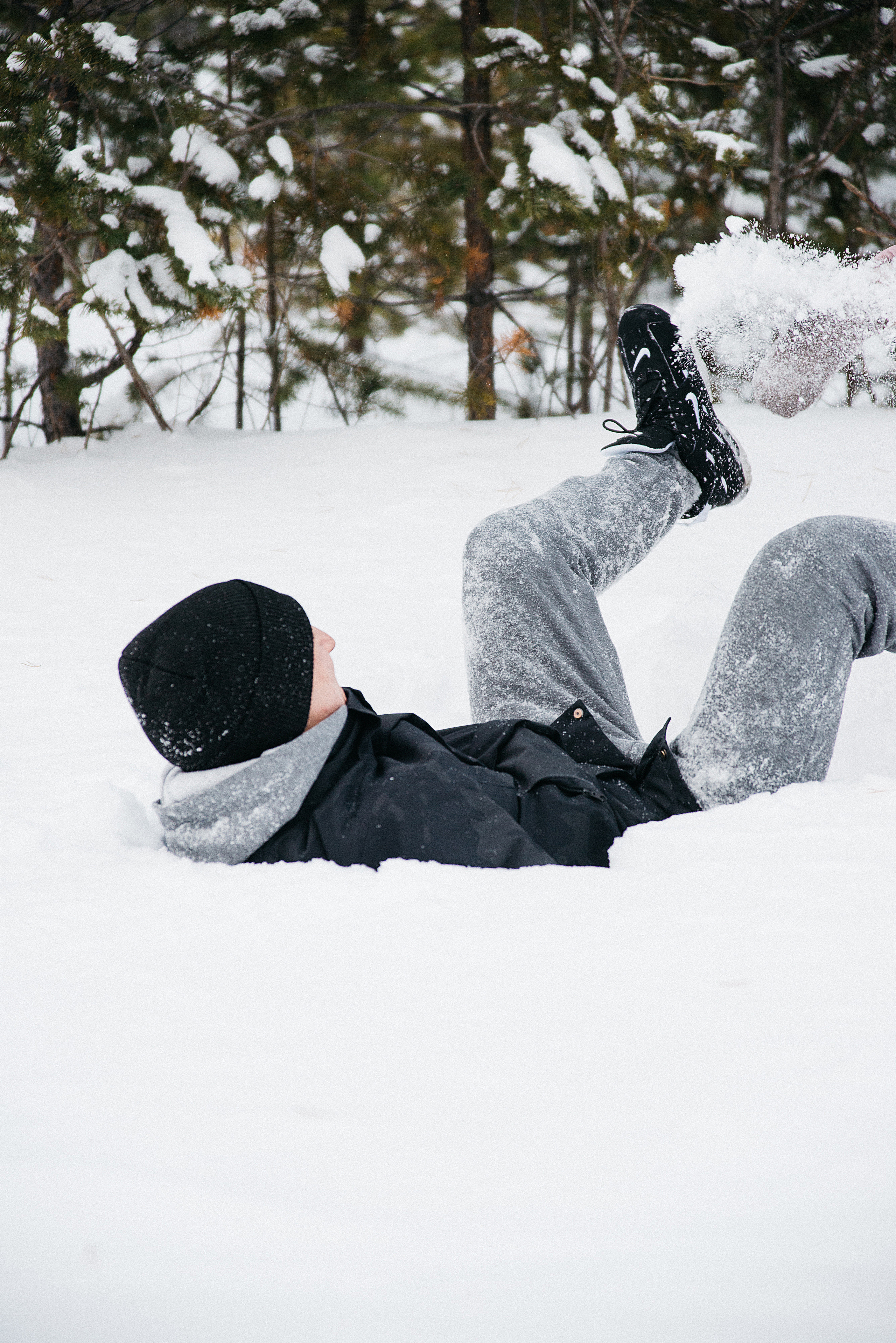 Женя и Анна прогулка по лесу. Фотограф в Сургуте Светлана Гибадуллина