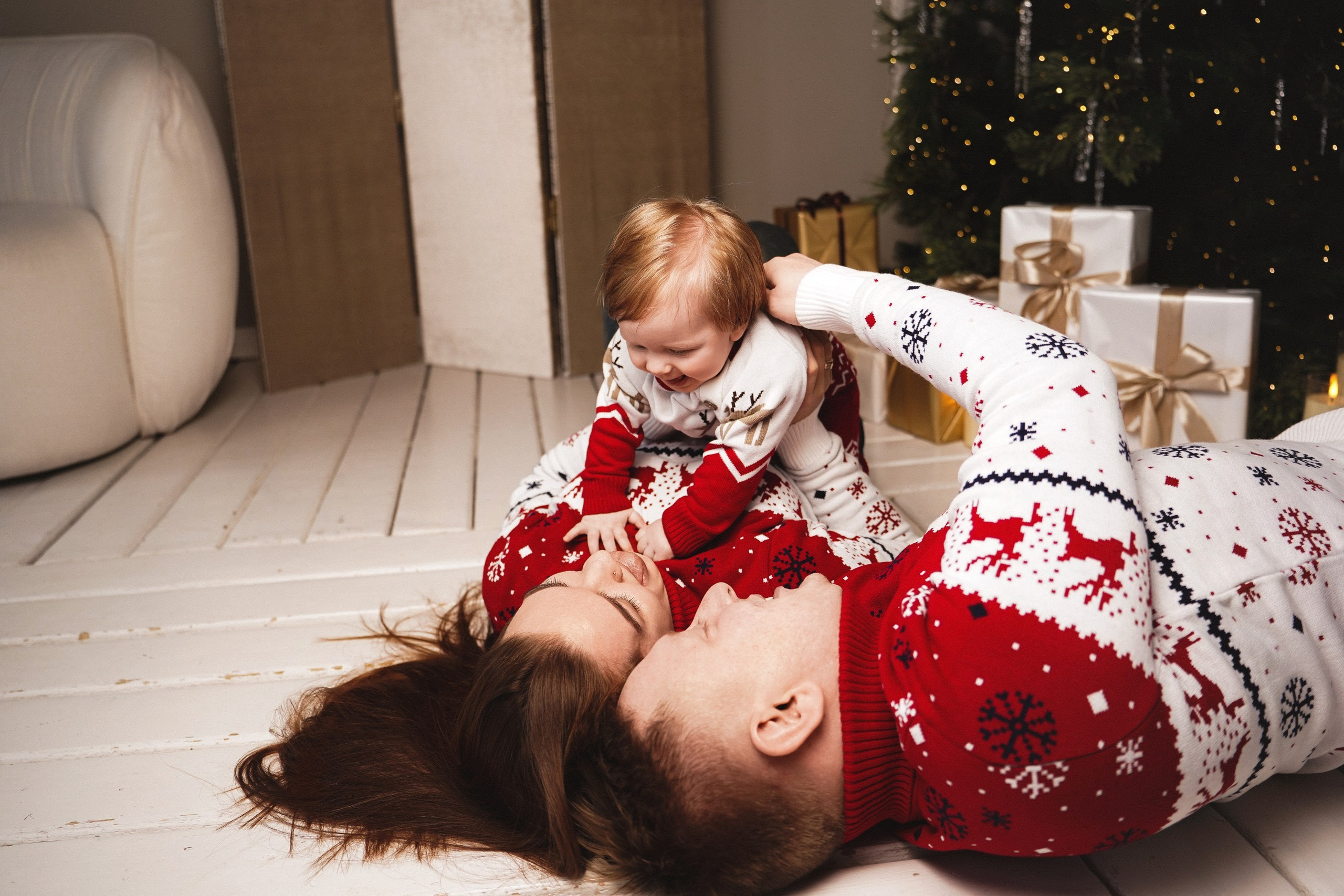 Семейная фотосессия в студии Blanc. Свадебный фотограф в Ростове-на-Дону. Таинство Крещения и Венчания, семейные фотосессии. Алёна Чёботова