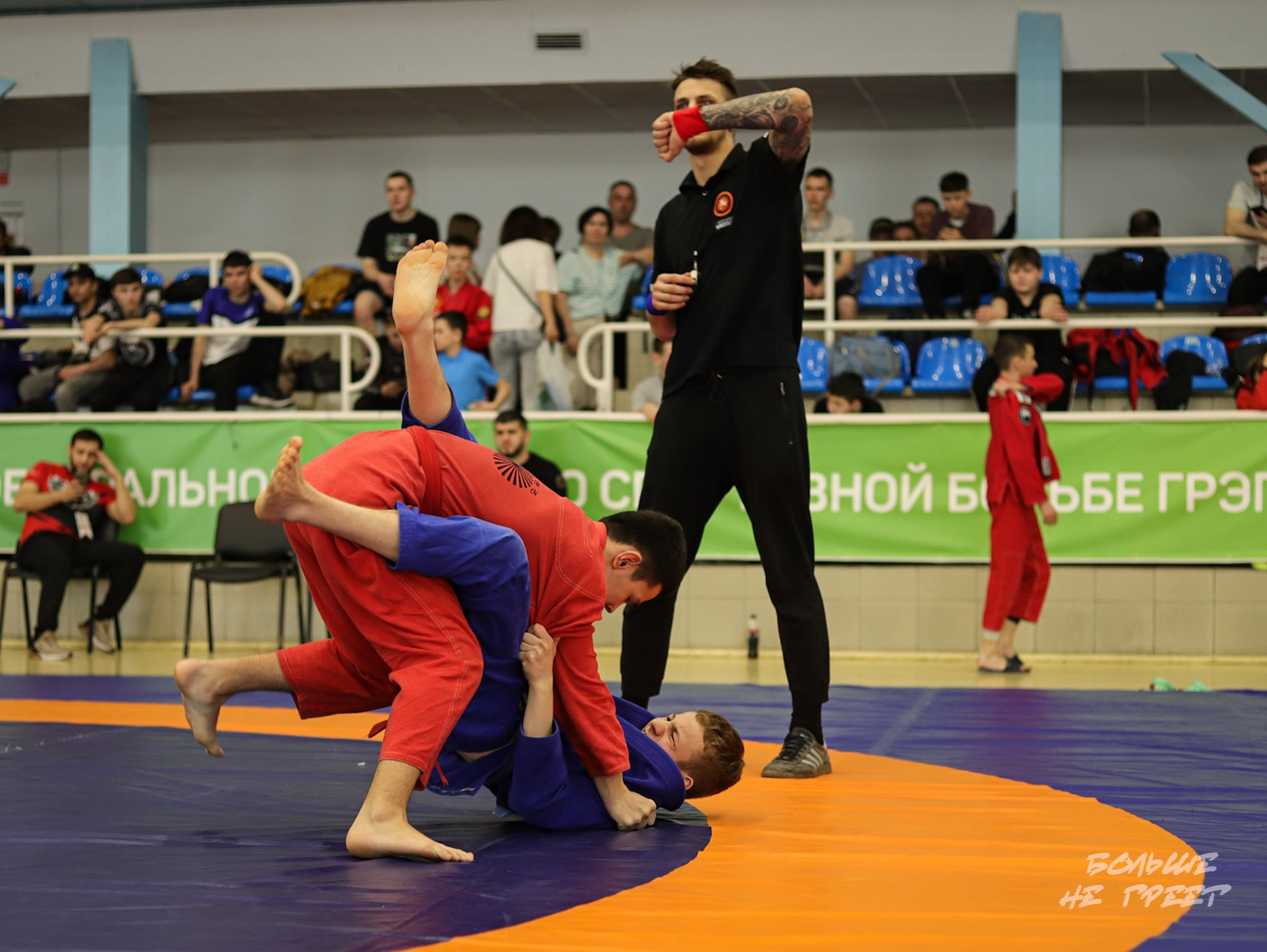 ПЕРВЕНСТВО УРФО ПО СПОРТИВНОЙ БОРЬБЕ ГРЭППЛИНГ И ГРЭППЛИНГ-ГИ. Больше не греет