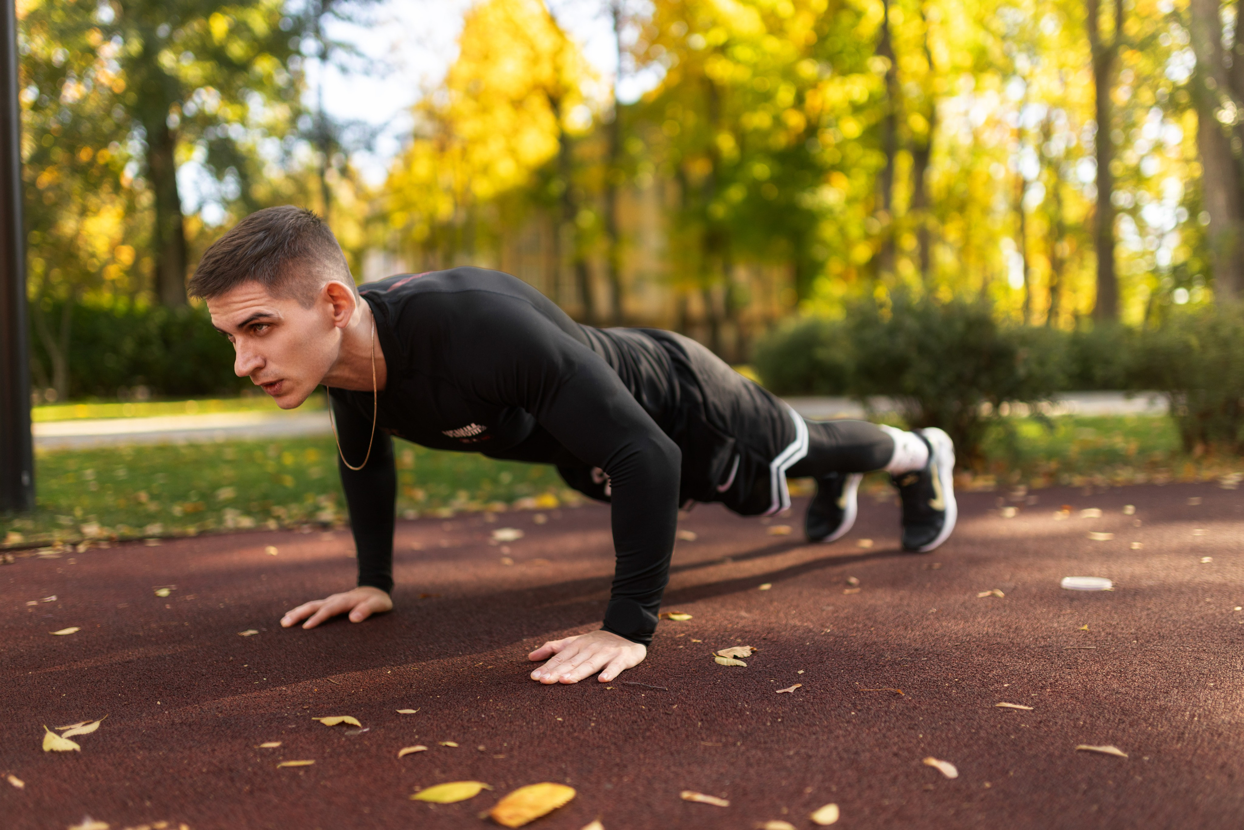 Фотосет на спортплощадке с Владом для контента. Дмитрий Шульгин, портретный фотограф в Воронеже