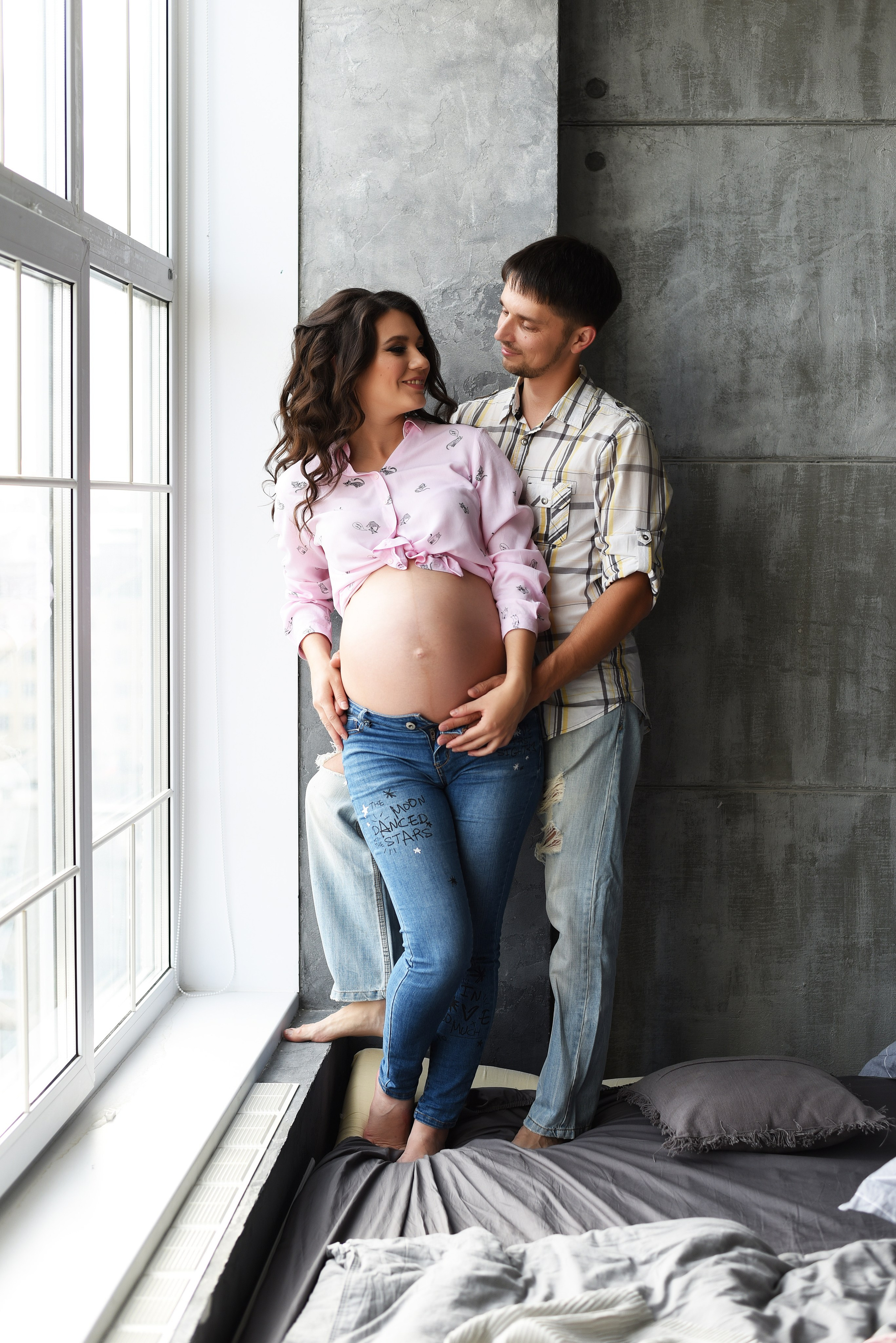 Фотосессия беременности студийная съемка. Свадебный, семейный, детский, контент фотограф в Омске Максим Ильин