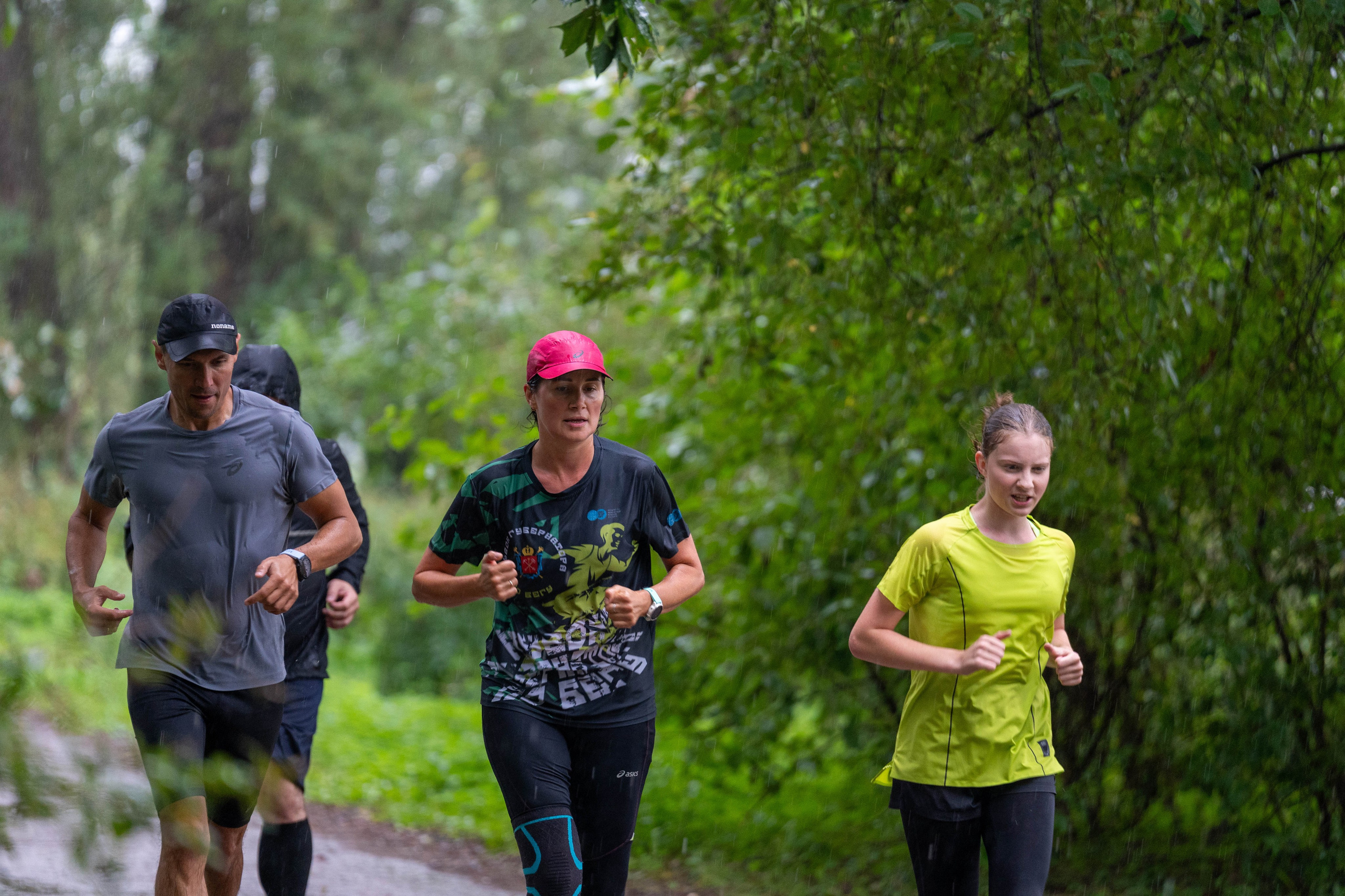 Бегуны «5 вёрст» на Елагином острове от спортивного фотографа Санкт-Петербурга