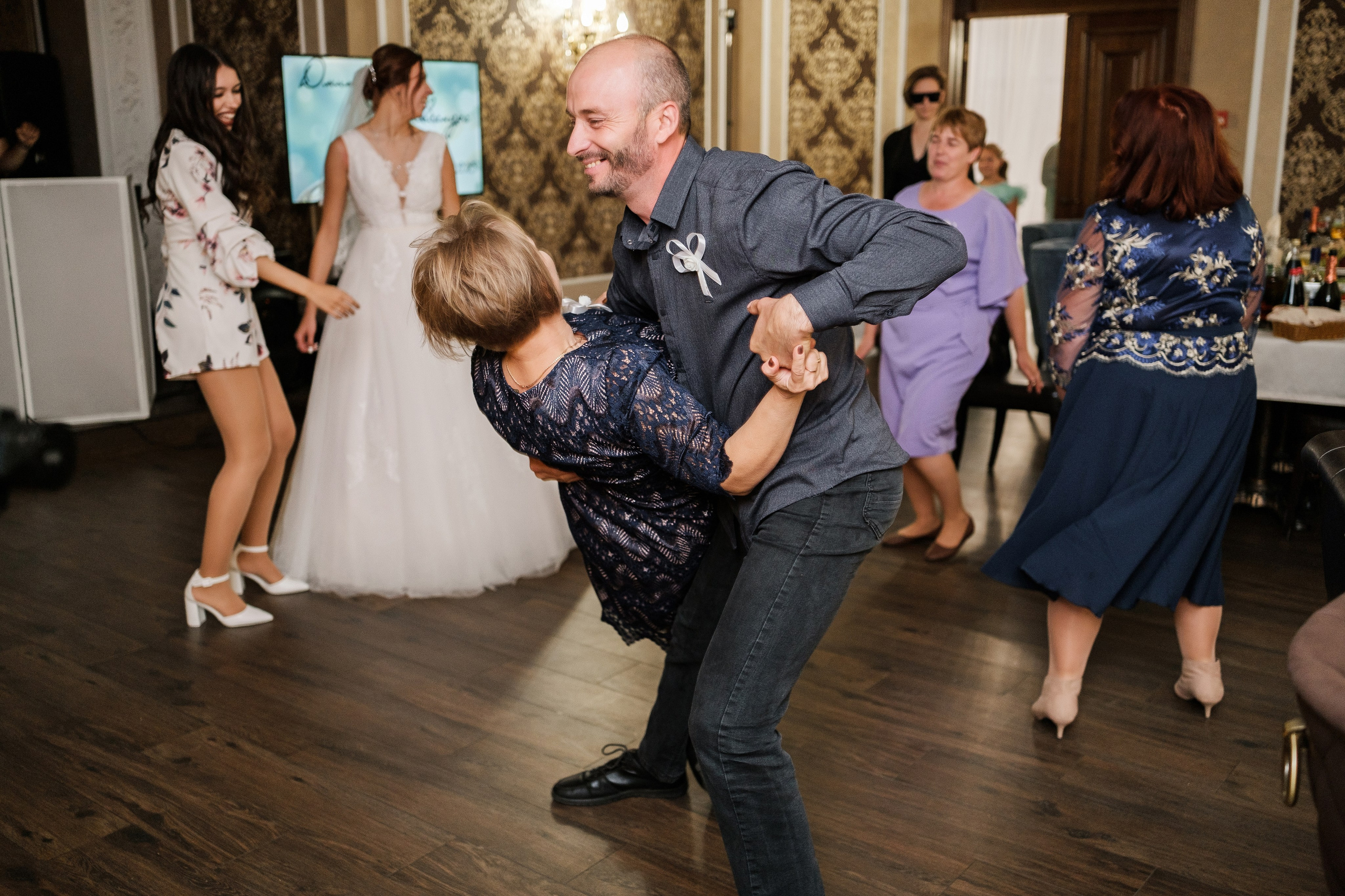 Дмитрий и Александра. Свадебный фотограф | репортаж | праздники | крещение