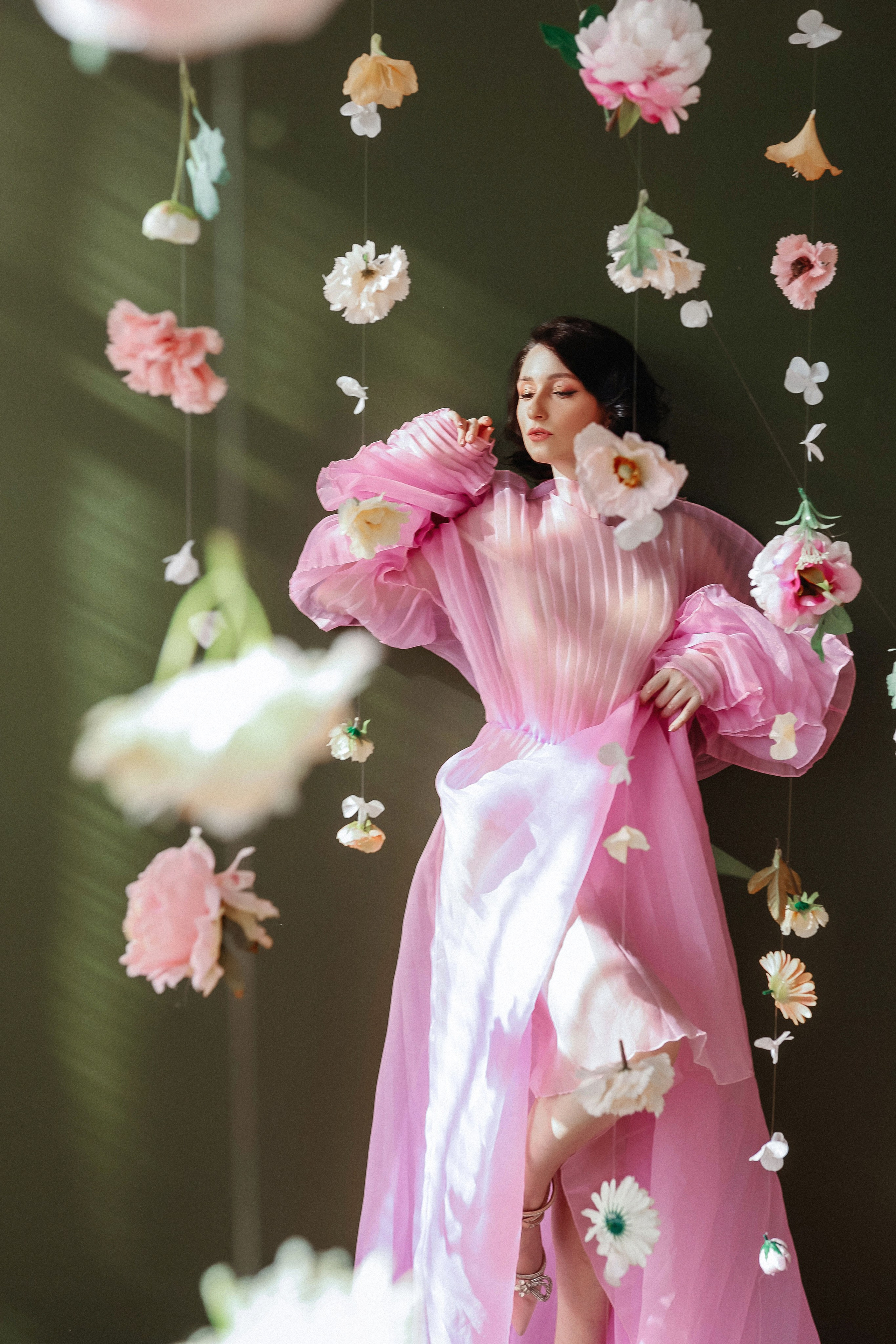 Женская фотосессия с цветами весной в Москве. Свадебный и семейный фотограф в Москве