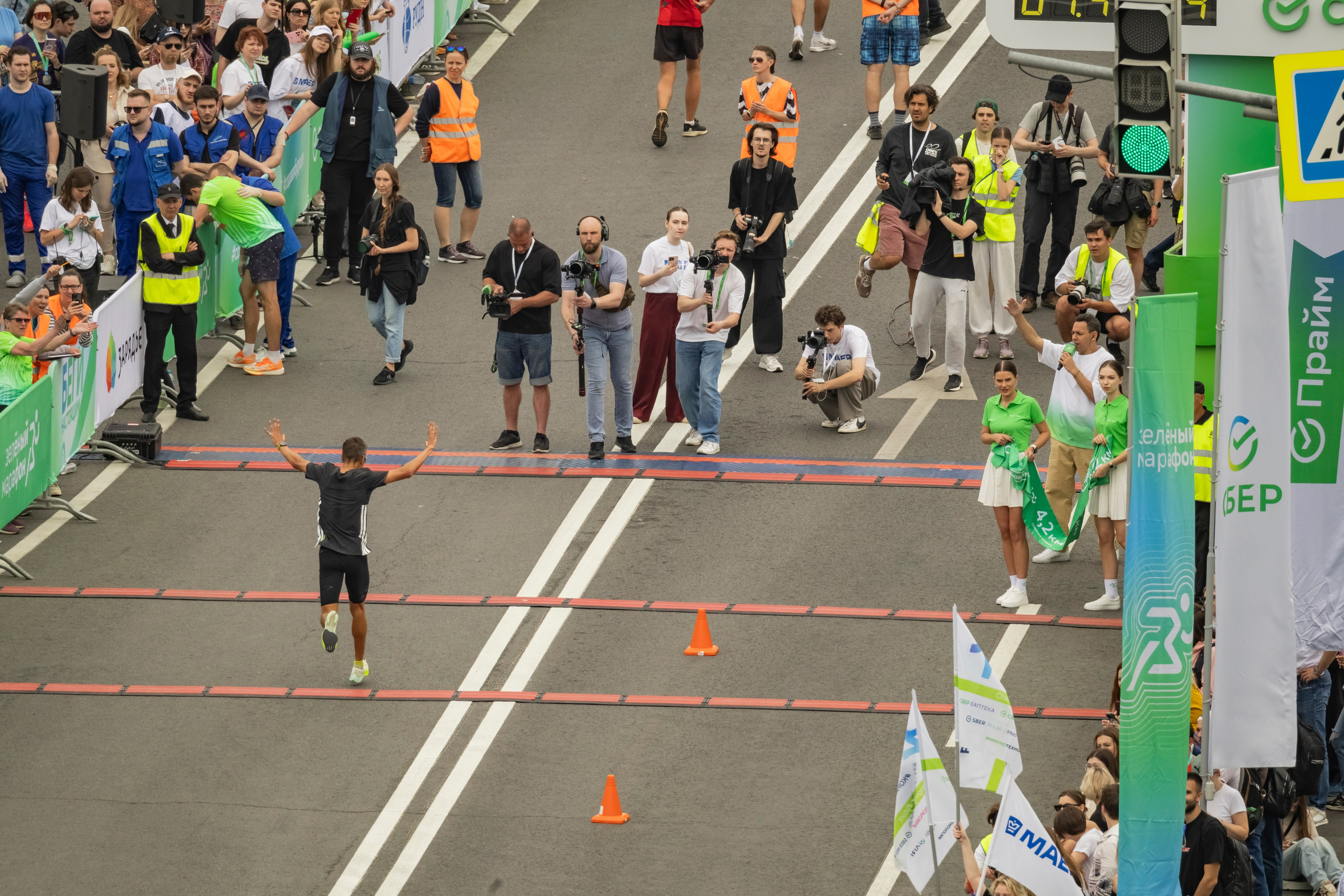 Сбер Зелёный Марафон 2025 Балчуг. Репортажный, event, концертный и backstage фотограф из Москвы Виталий Кривцов