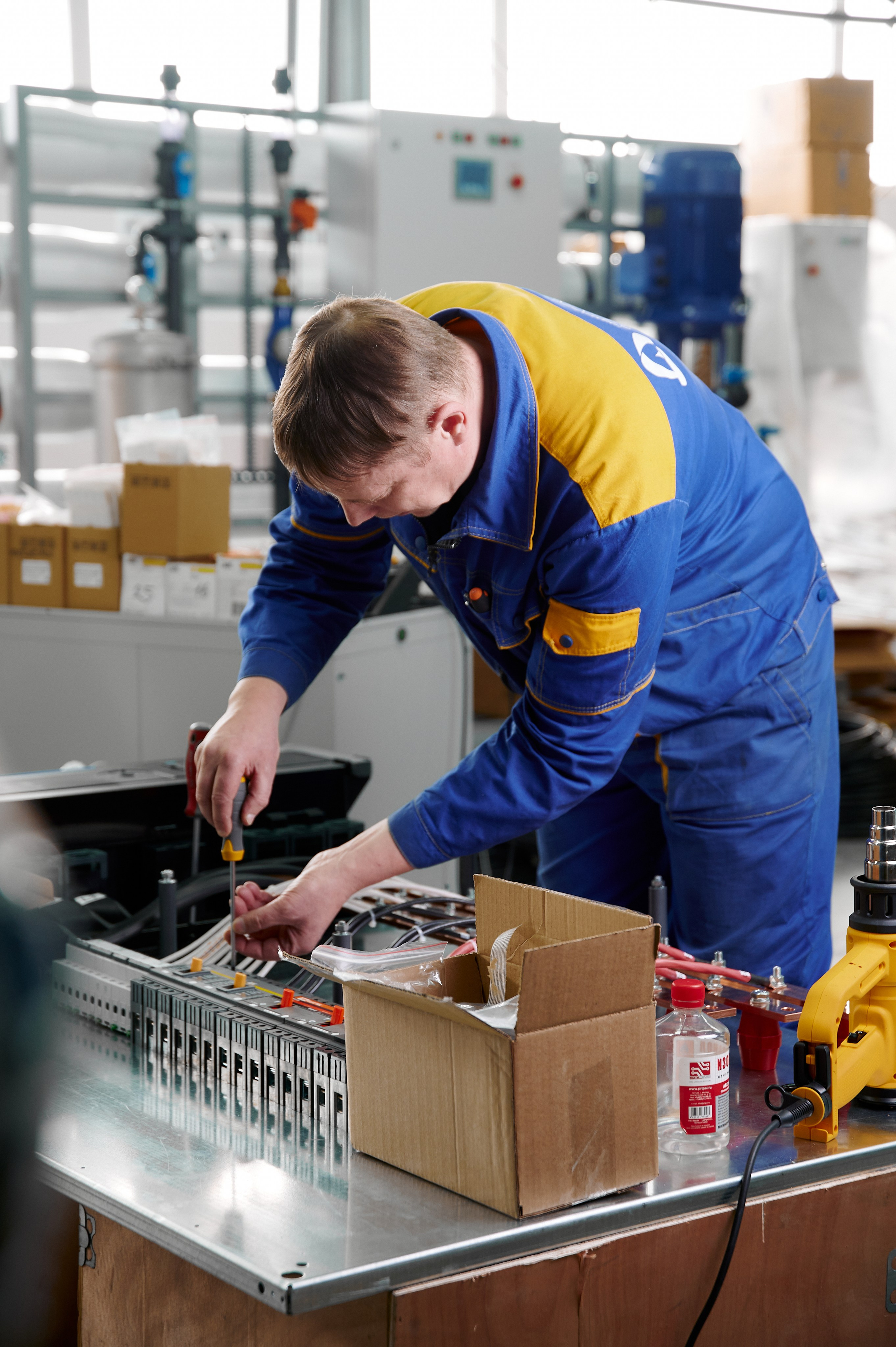 Промышленная фотосъёмка на производстве в Екатеринбурге. Профессиональная съёмка предприятий и оборудования – Екатеринбург. Фотограф Сергей Якубицкий Екатеринбург