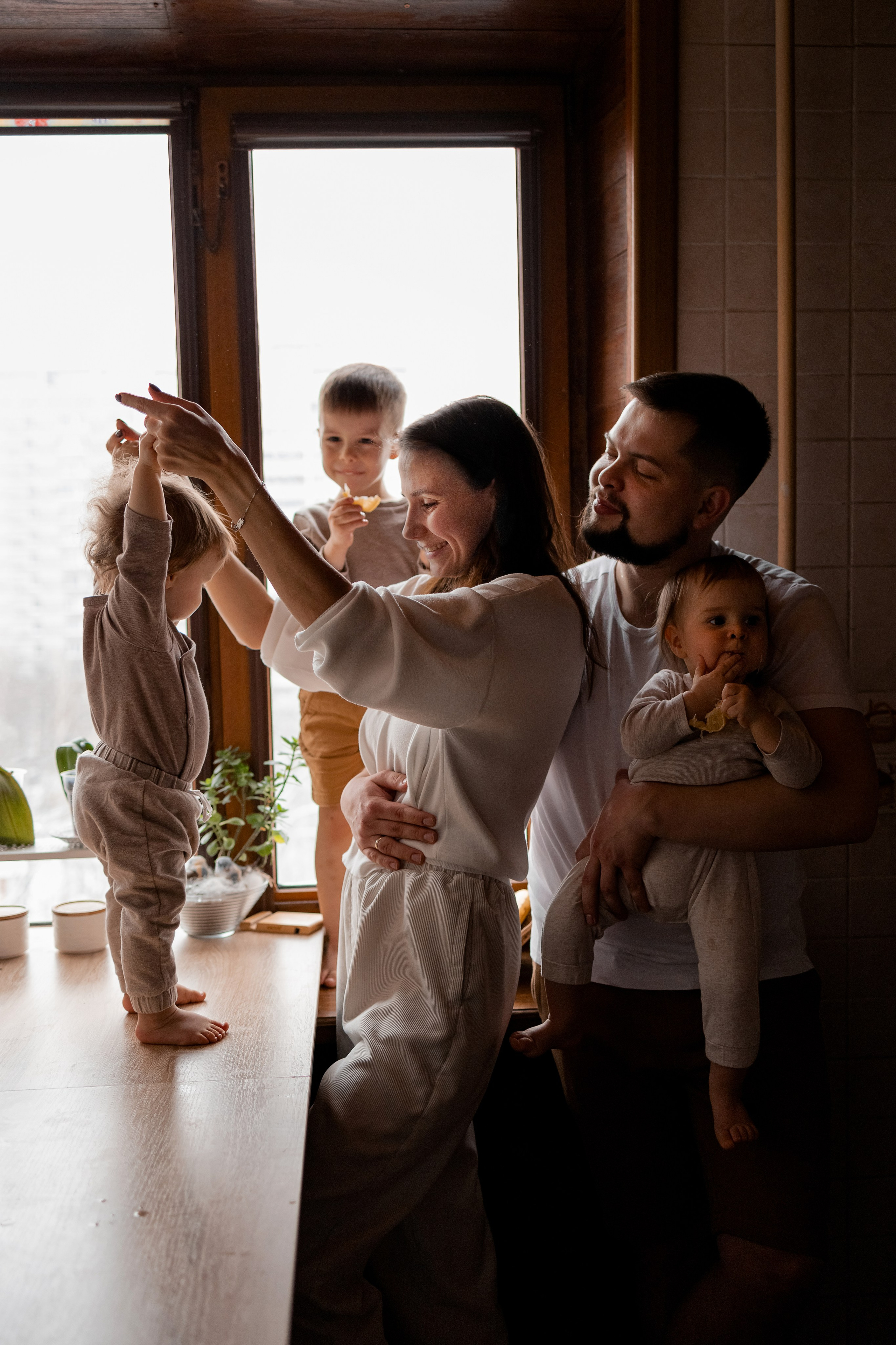 Николай, Ирина, Денис, Вика, Ника. Фотограф беременности и материнства в Москве Мария Менендес-Гонсалес