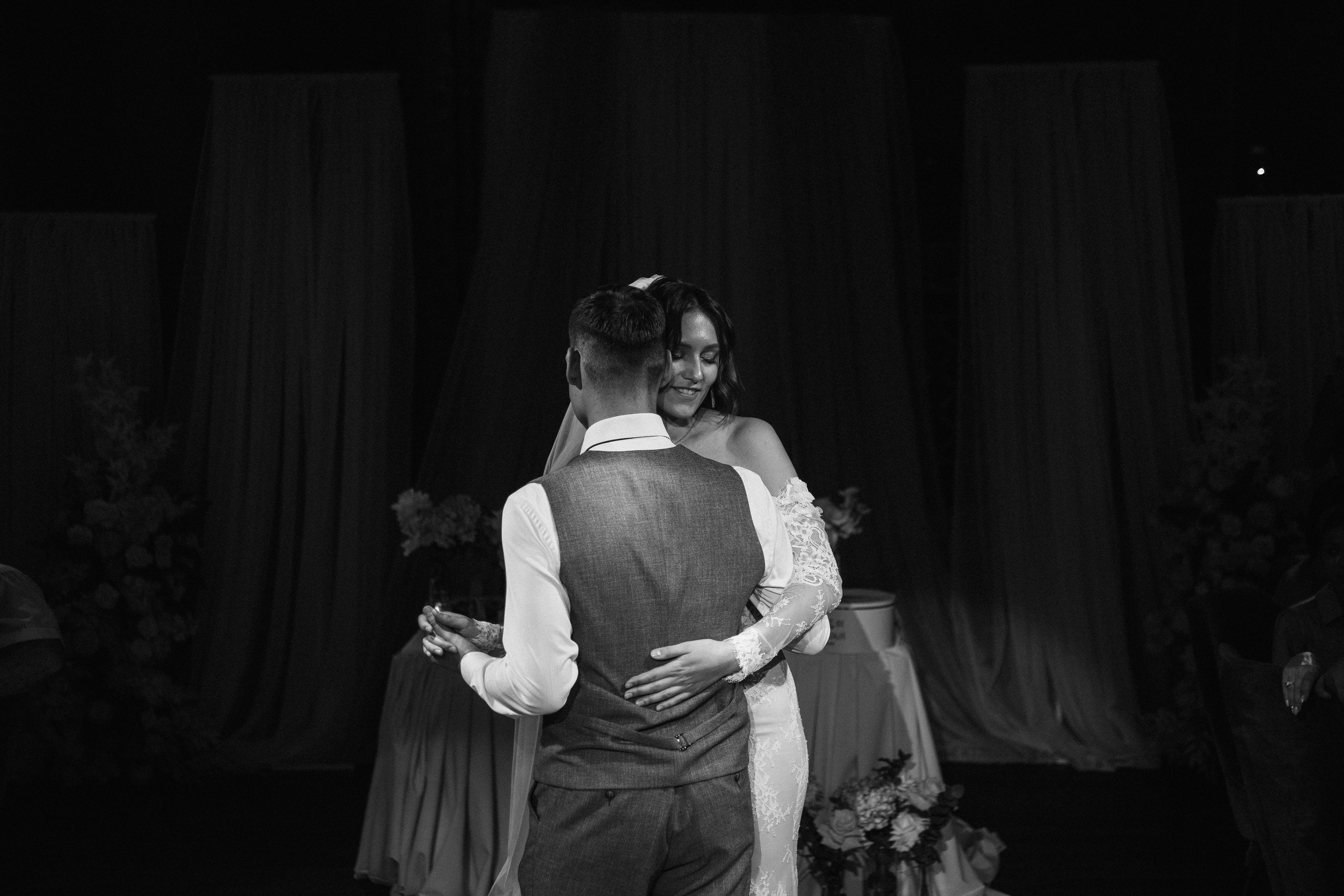 Артём & София | 14.06.25. Свадебный и семейный фотограф в Омске Евгения Хакимова